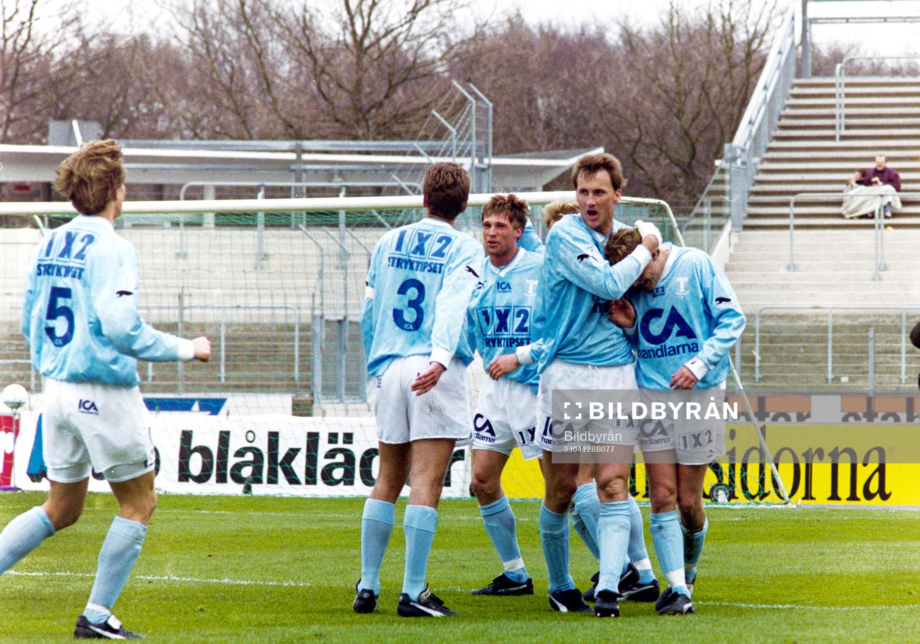 Fotboll, Allsvenskan, Malmö - Brage, 7-0: Peter Hillgren, Jens Fjellström och Malmö jublar efter mål.