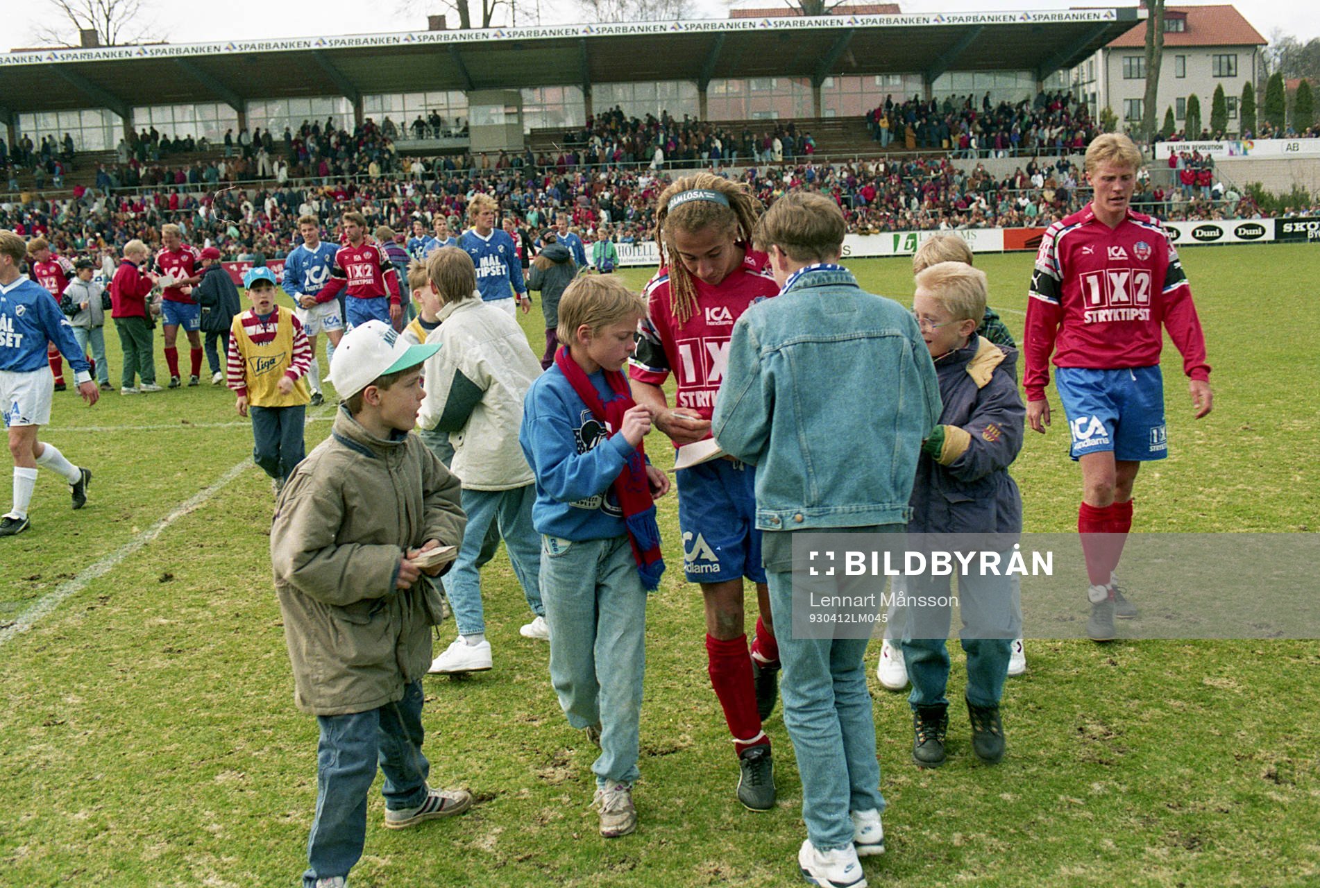 Henrik Larsson, Helsingborg skriver autografer