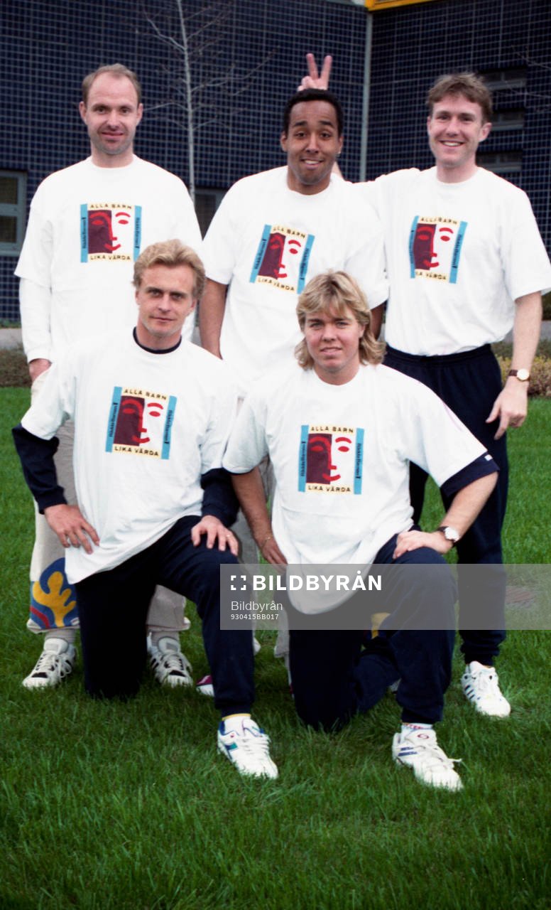 Bakre raden fr. v: Thomas Ravelli, Martin Dahlin och Jan
