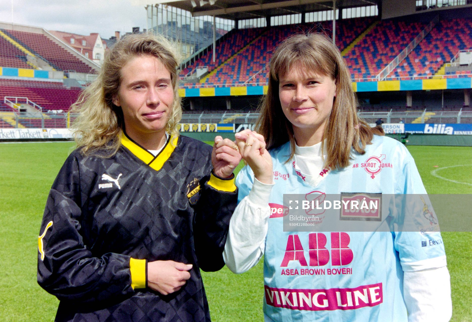 Fotboll, Damallsvenskan, Upptaktsträff: Lena Martinsson, AIK och Åsa Jakobsson, Gideonsberg.