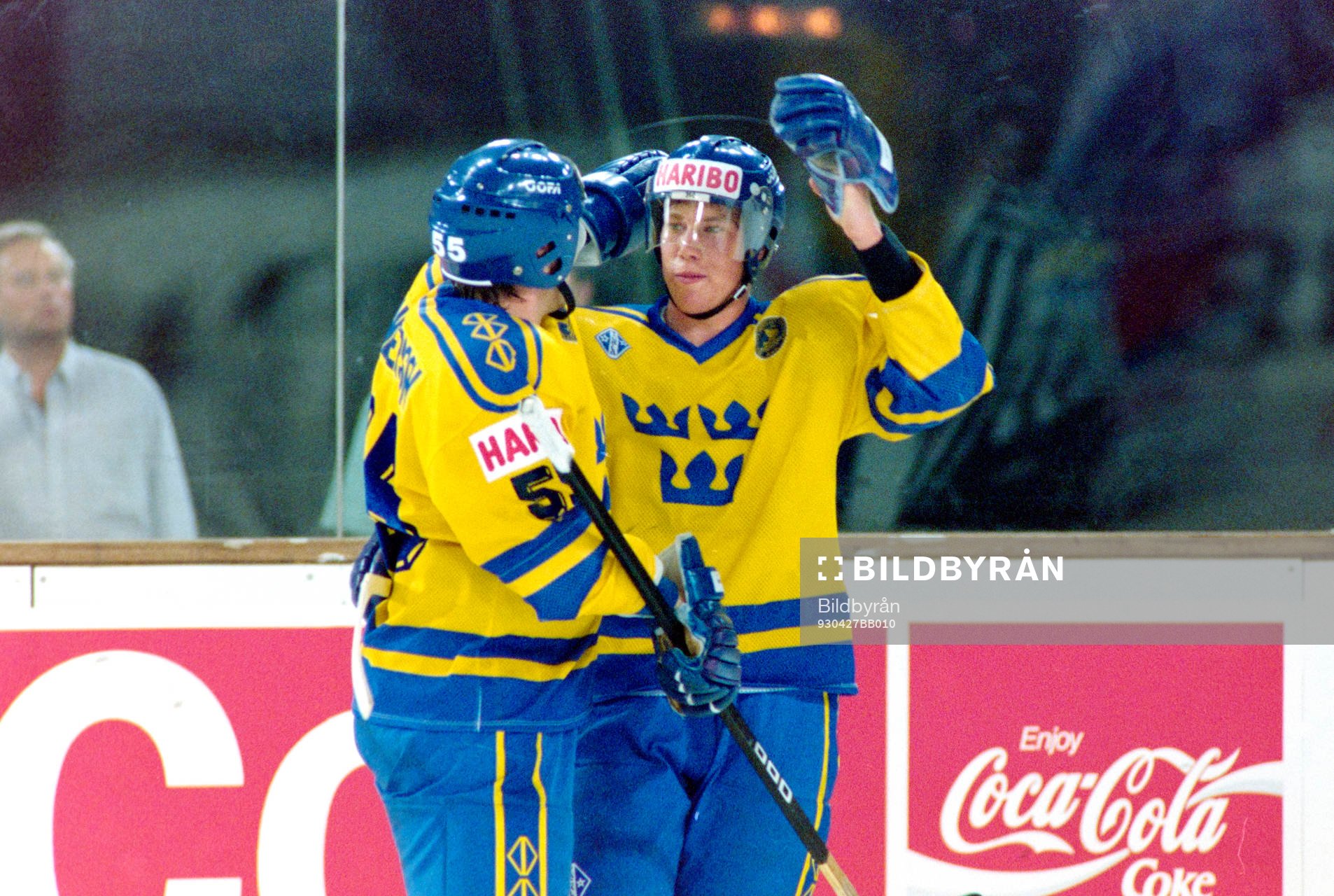 Patrik Juhlin och Peter Forsberg, Sverige jublar