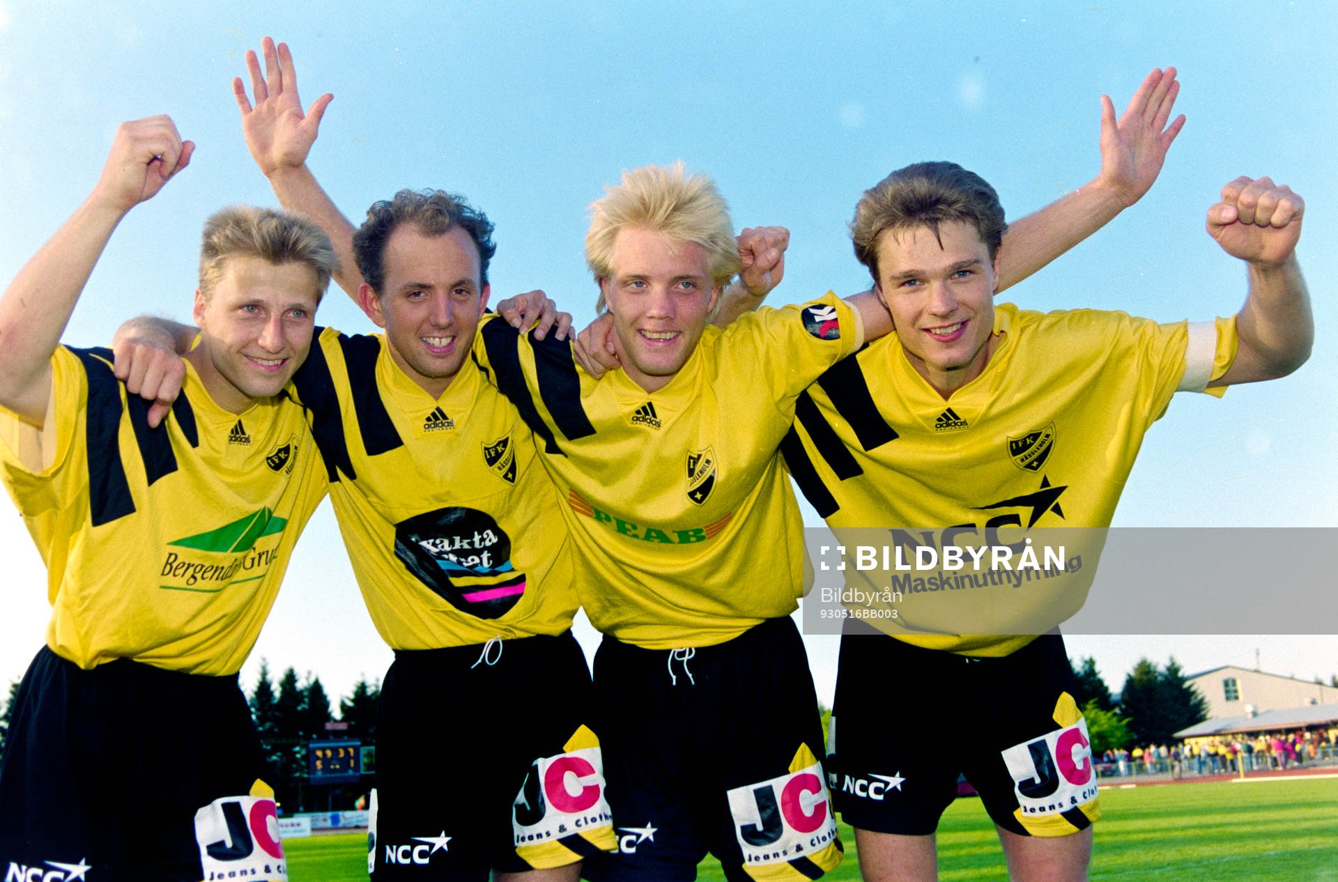 Fotboll, Div 1 Södra, IFK Hässleholm - Mjällby, 5-1: Hässleholms målskyttar Christer Andersson, Miguel Toré, Percy Olsson och Per Nilsson, Hässleholm.