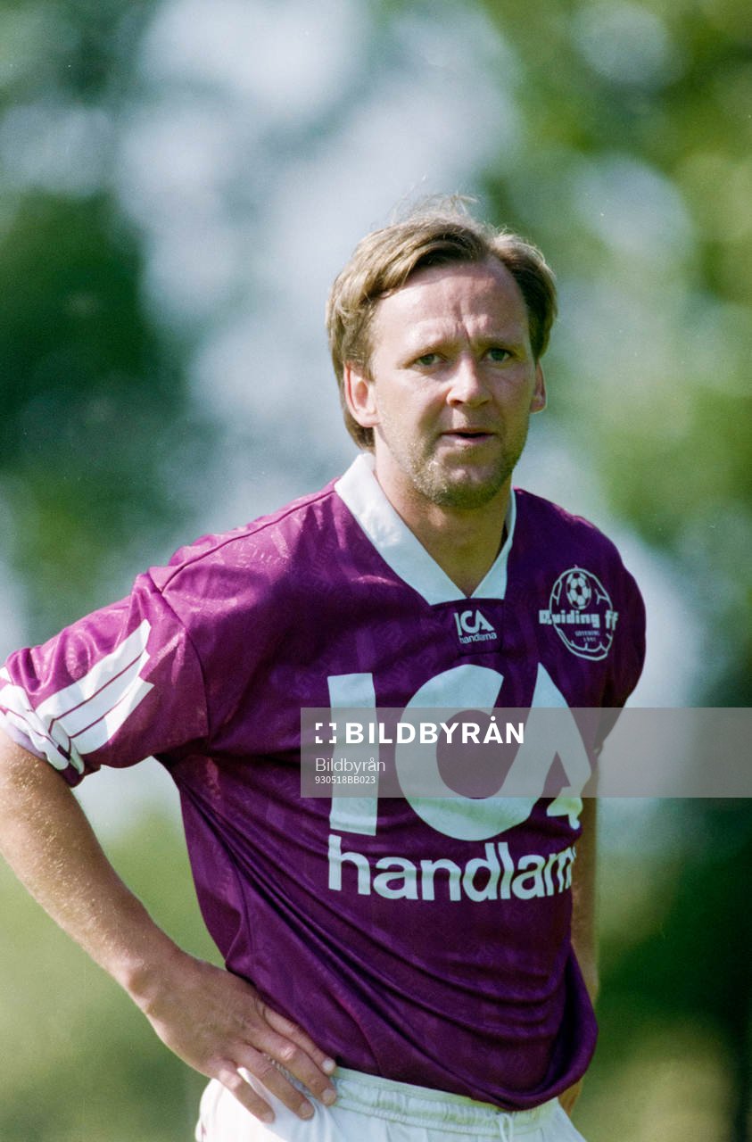Dan Corneliusson, Qviding med bollen