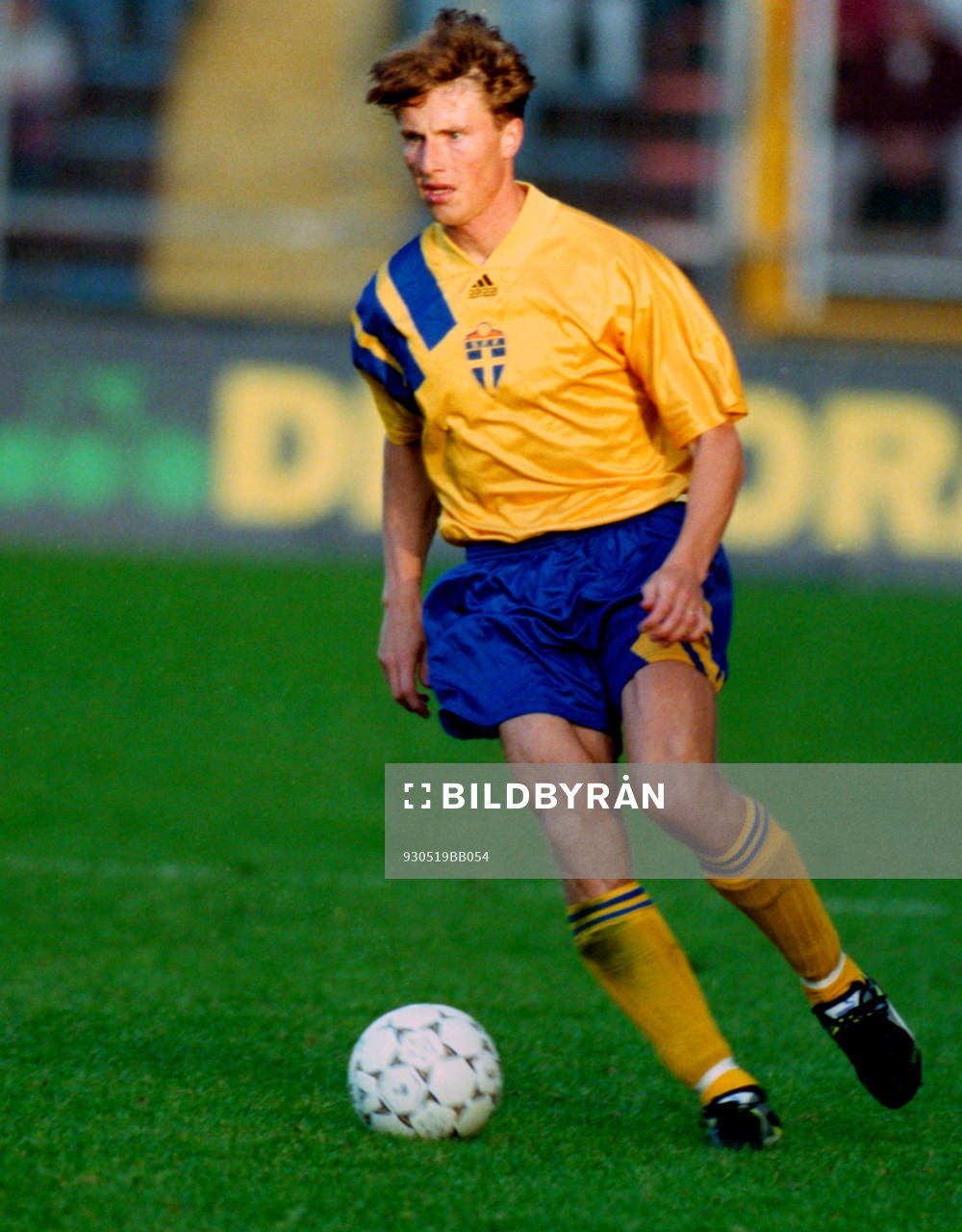 Roger Ljung med bollen
