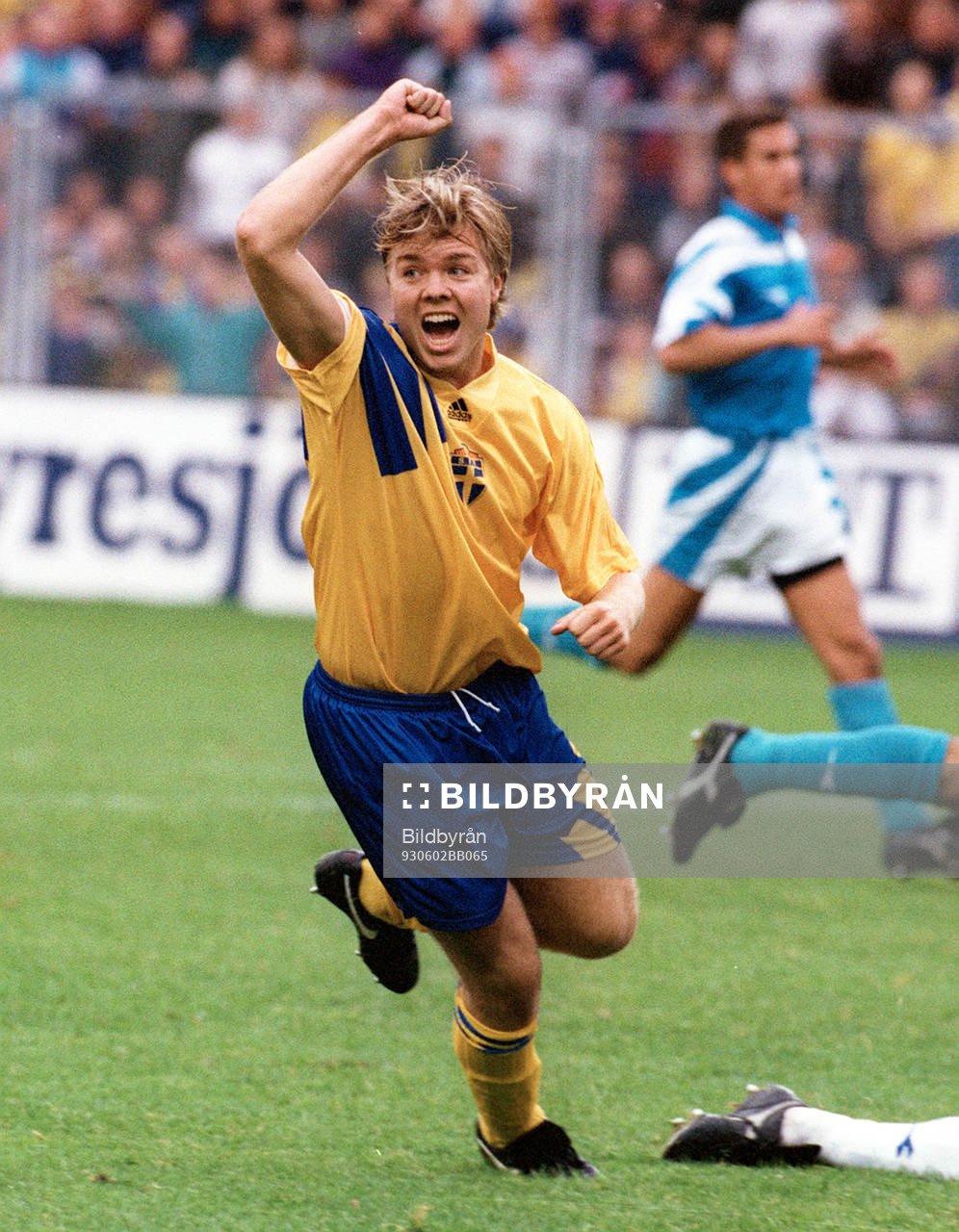  Tomas Brolin, Sverige jublar efter mål.