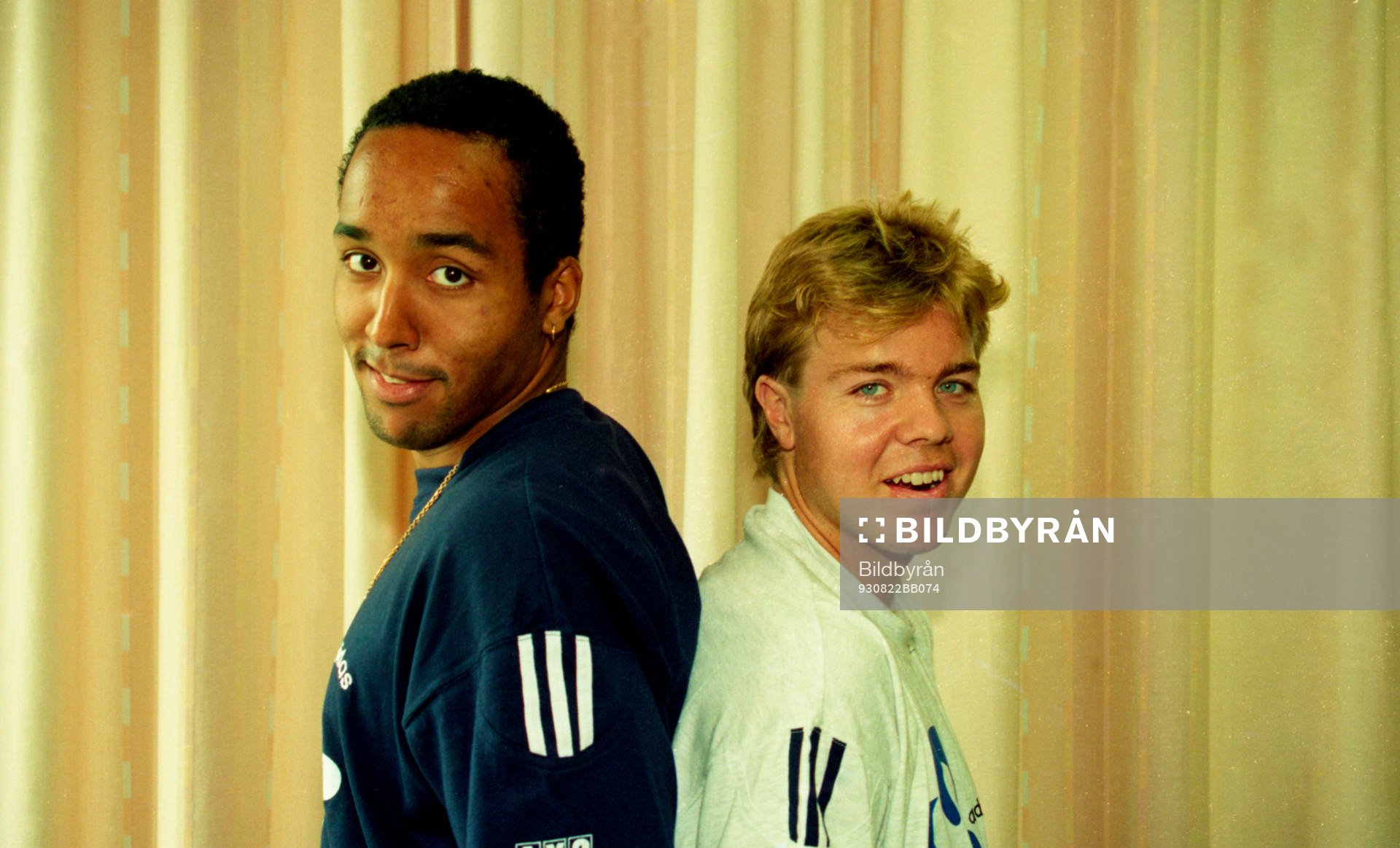 Martin Dahlin och Tomas Brolin fotograferas ihop