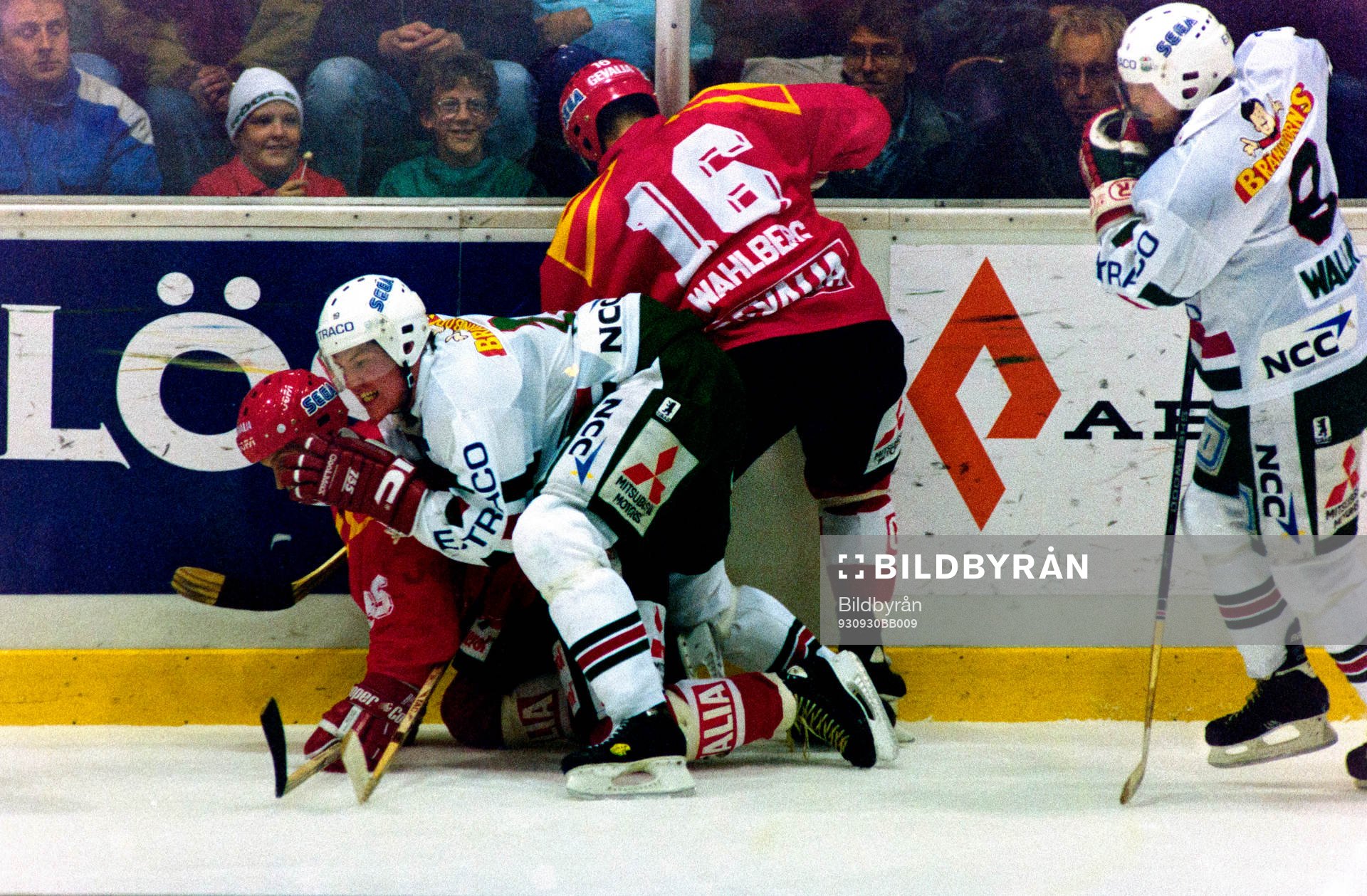 Kamp vid sugen. Fr. v Anders Carlsson, Brynäs, Kenny