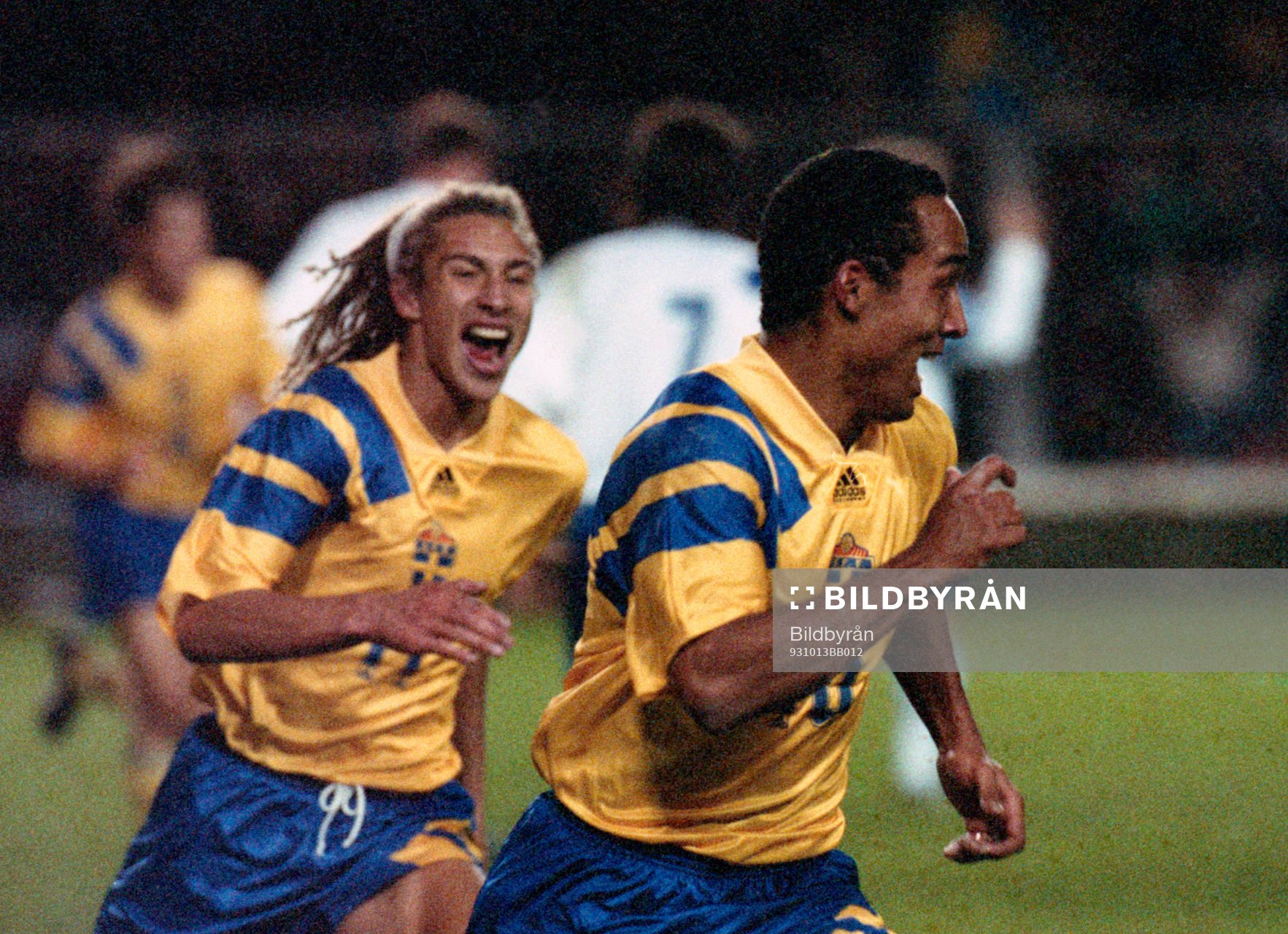 Martin Dahlin och Henrik Larsson jublar