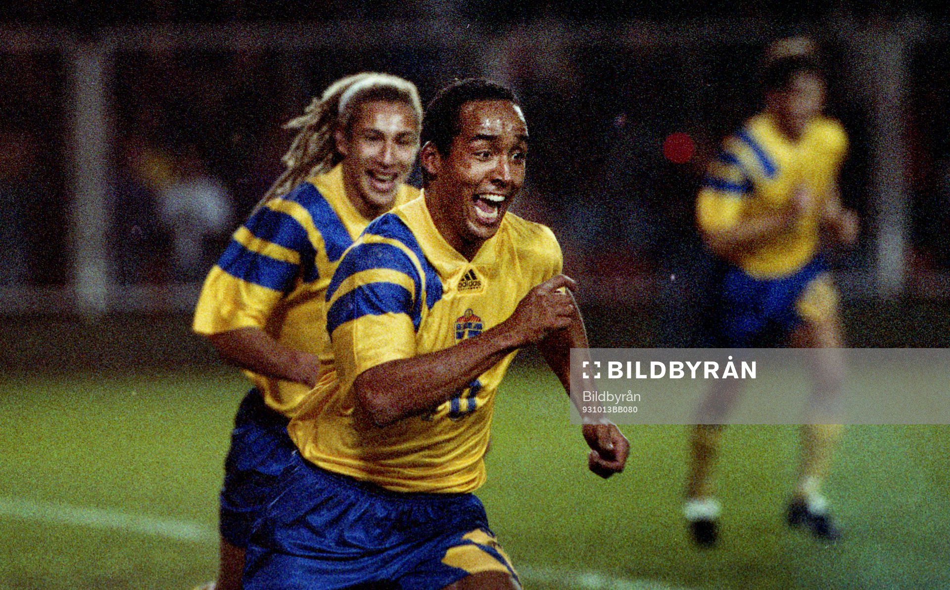  Martin Dahlin och Henrik Larsson jublar.