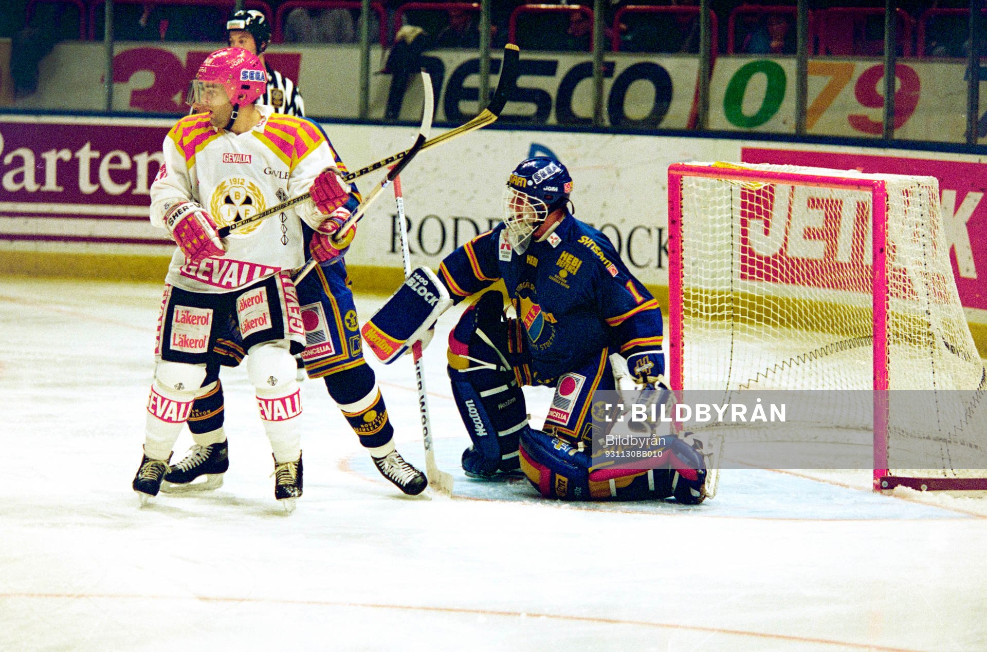 Joakim Pehrson, Brynäs framför Thomas Östlund, målvakt