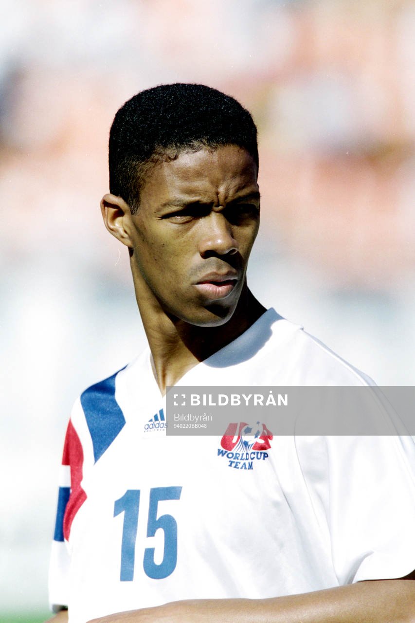 Fotboll, USA  - Sverige, 1-3: Desmond Armstrong, USA