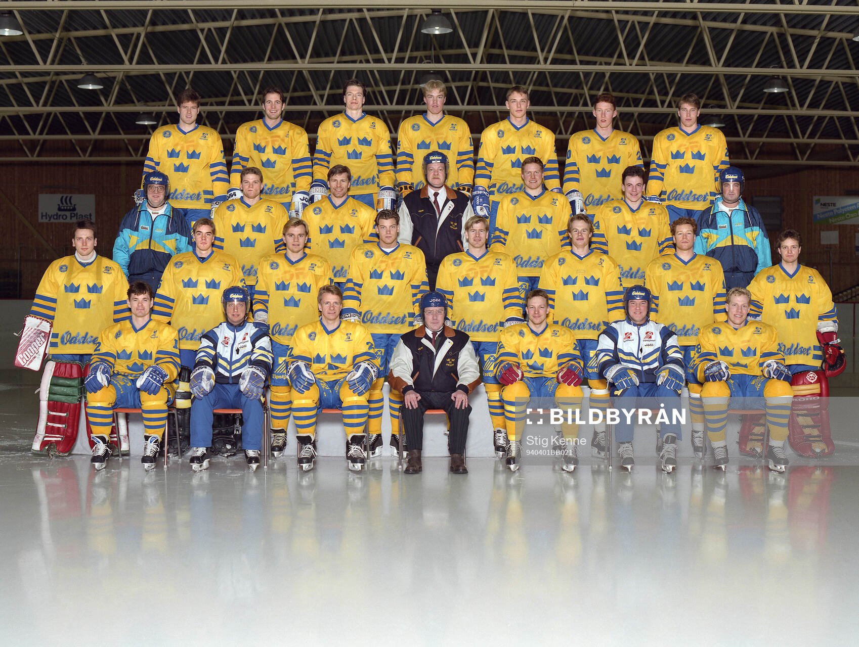 Players and team staff of Sweden pose for a team photo