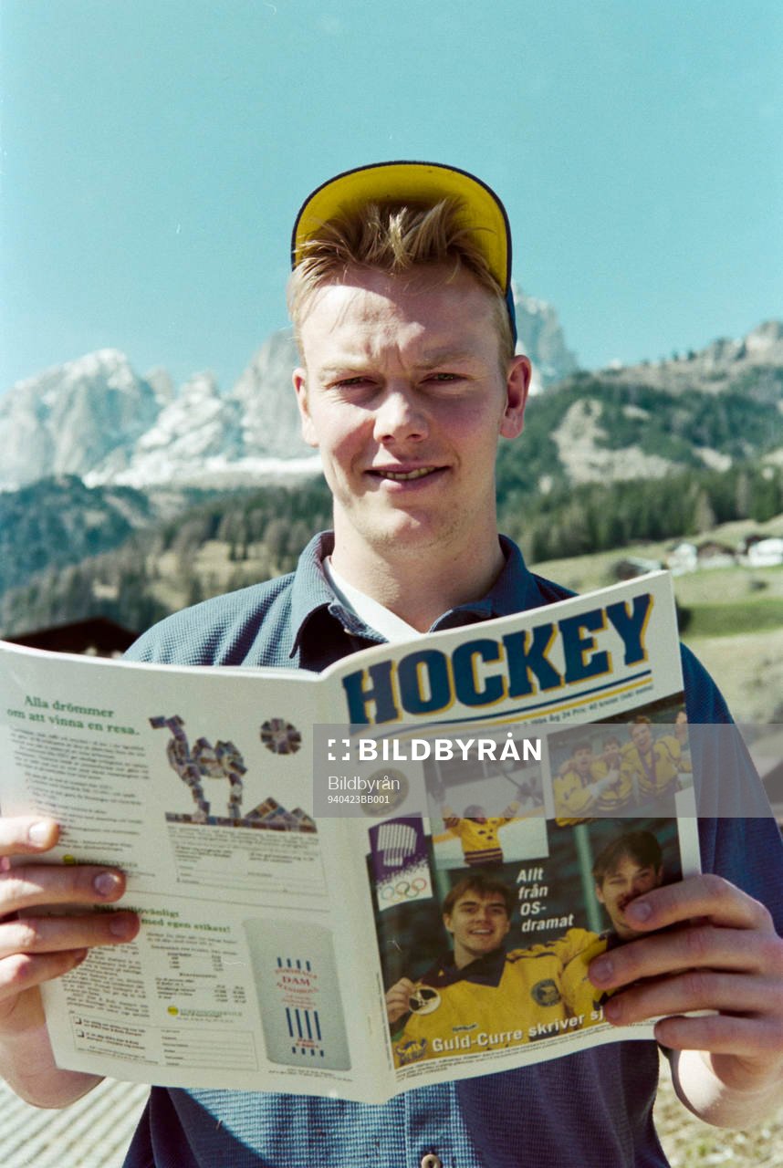 Mats Sundin med hockeytidningen
