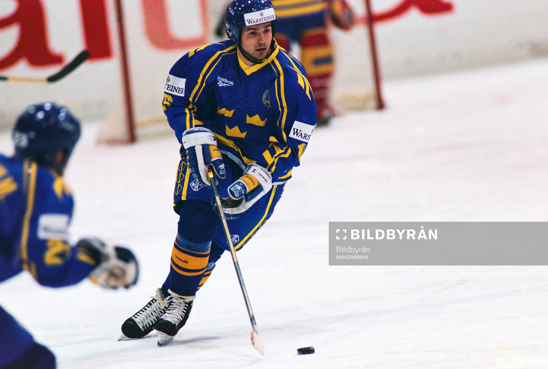 Sveriges Stefan Örnskog med pucken