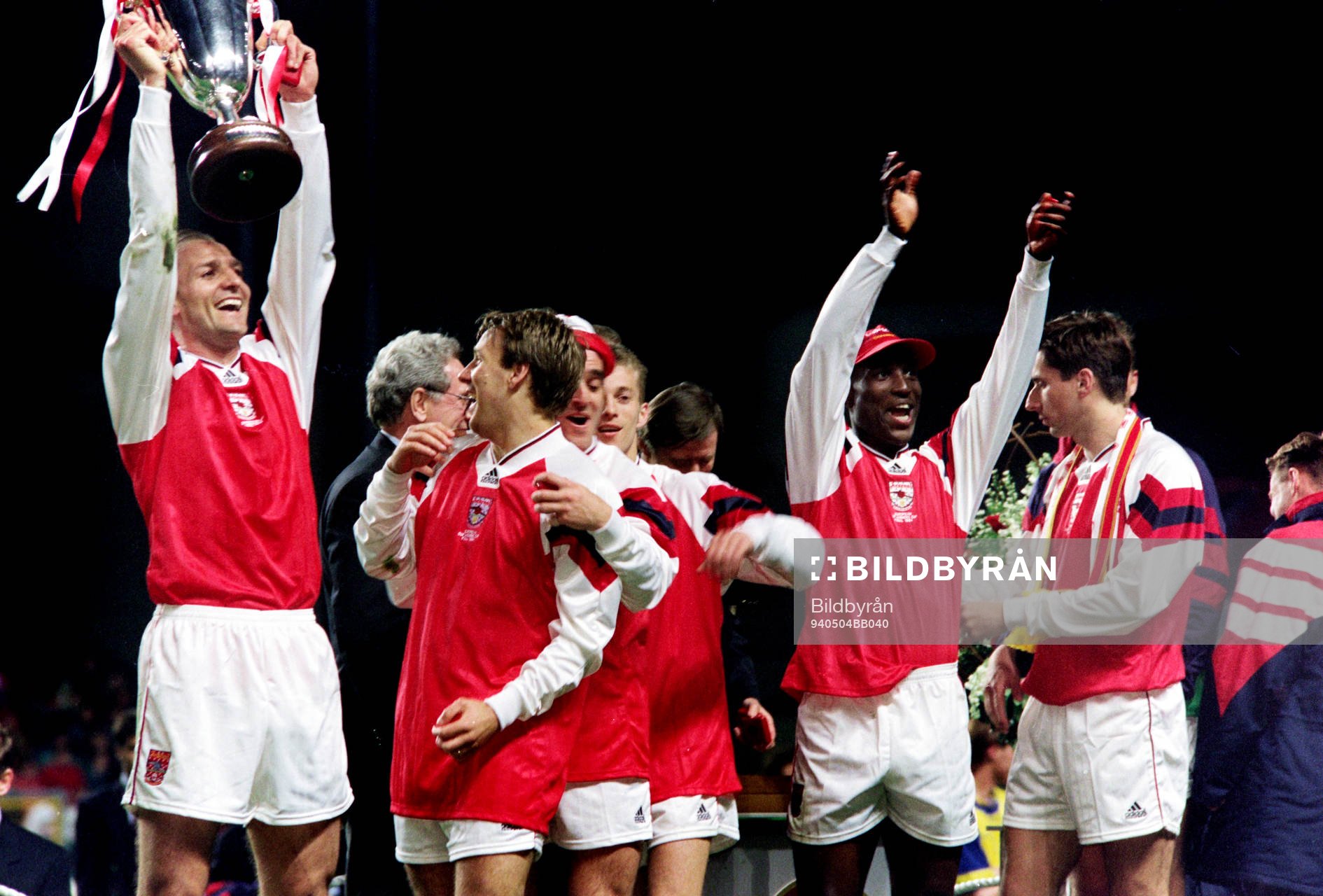Fotboll, Cupvinnarcupen, Final, Arsenal - Parma, 1-0: Jubel i Arsenal efter segern i finalen.