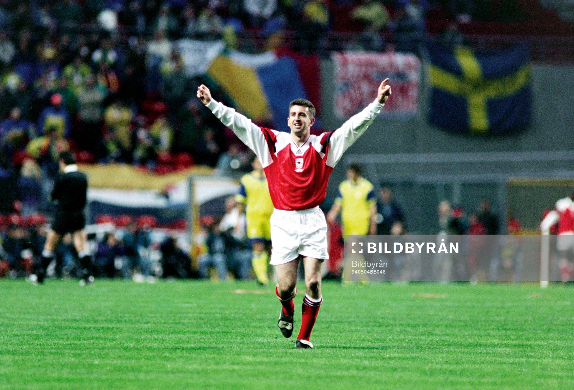 Fotboll, Cupvinnarcupen, Final, Arsenal - Parma, 1-0: Alan Smith, Arsenal jublar efter 1-0.