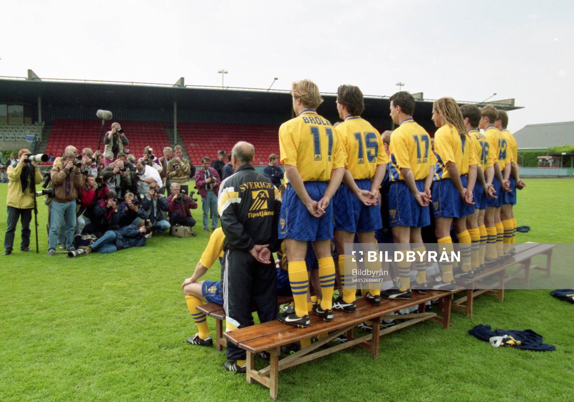 Den svenska truppen fotograferas
