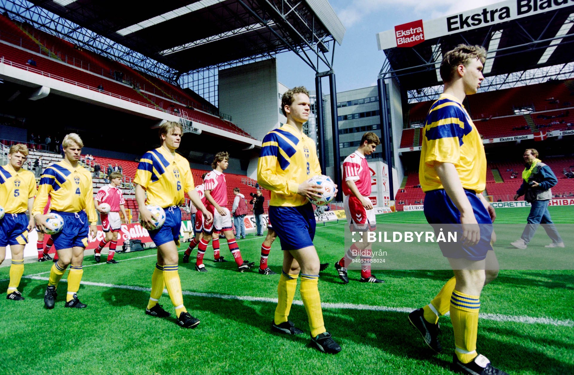 Niklas Skoog och Fredrik Persson, Sverige på väg in på