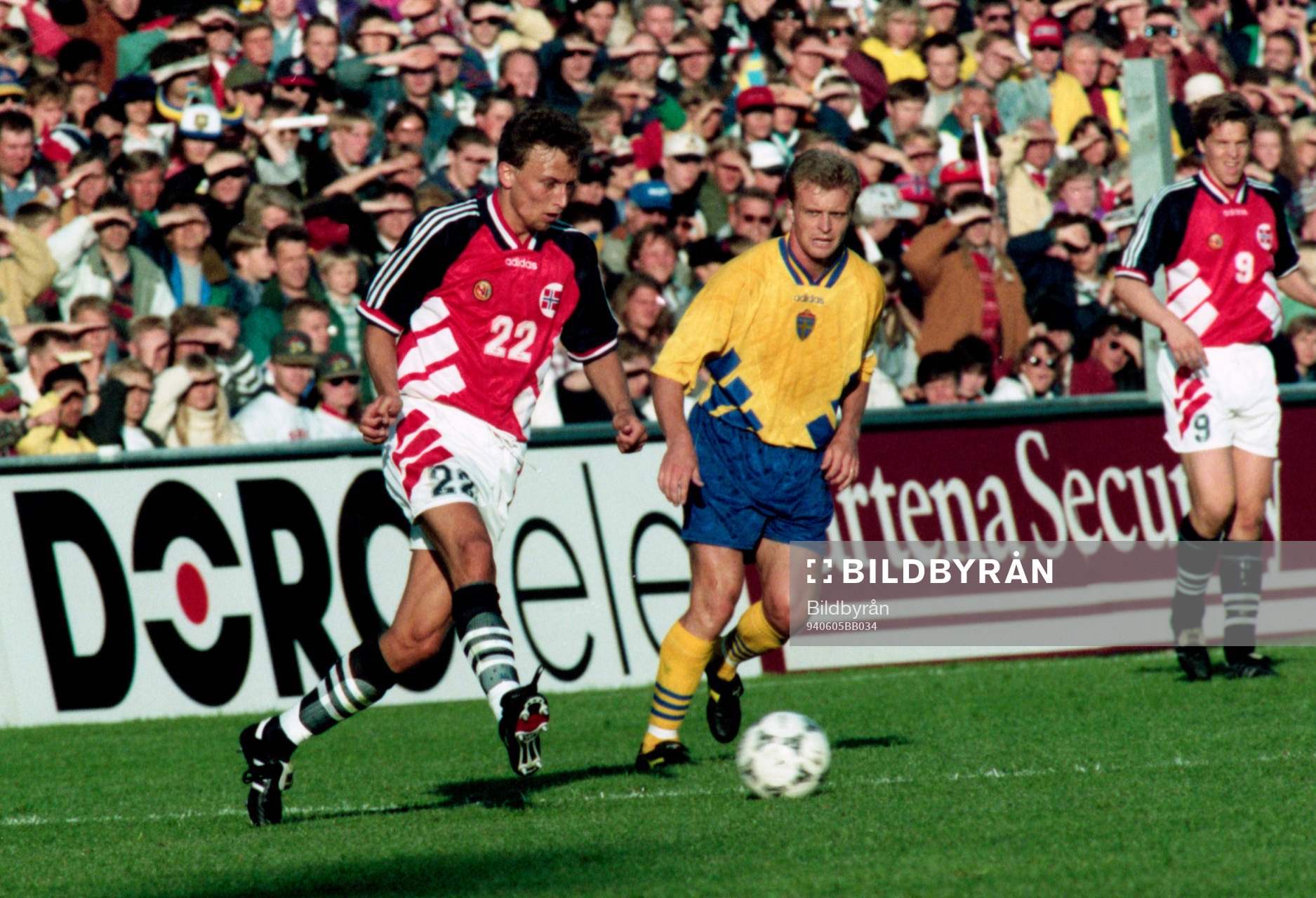Lars Bohinen, Norge med bollen, Jonas Thern övervakar