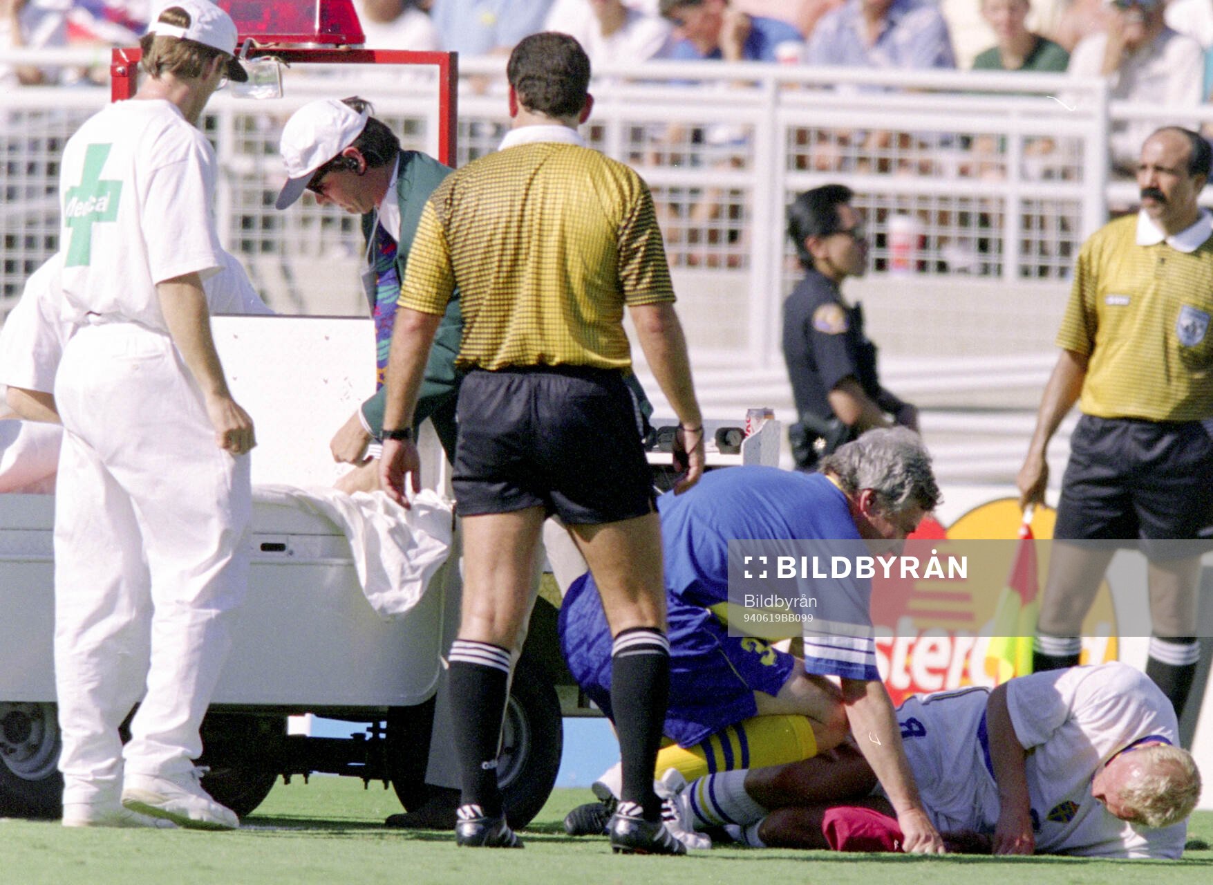 Football, FIFA World Cup 1994 (USA), Group B, Cameroon -