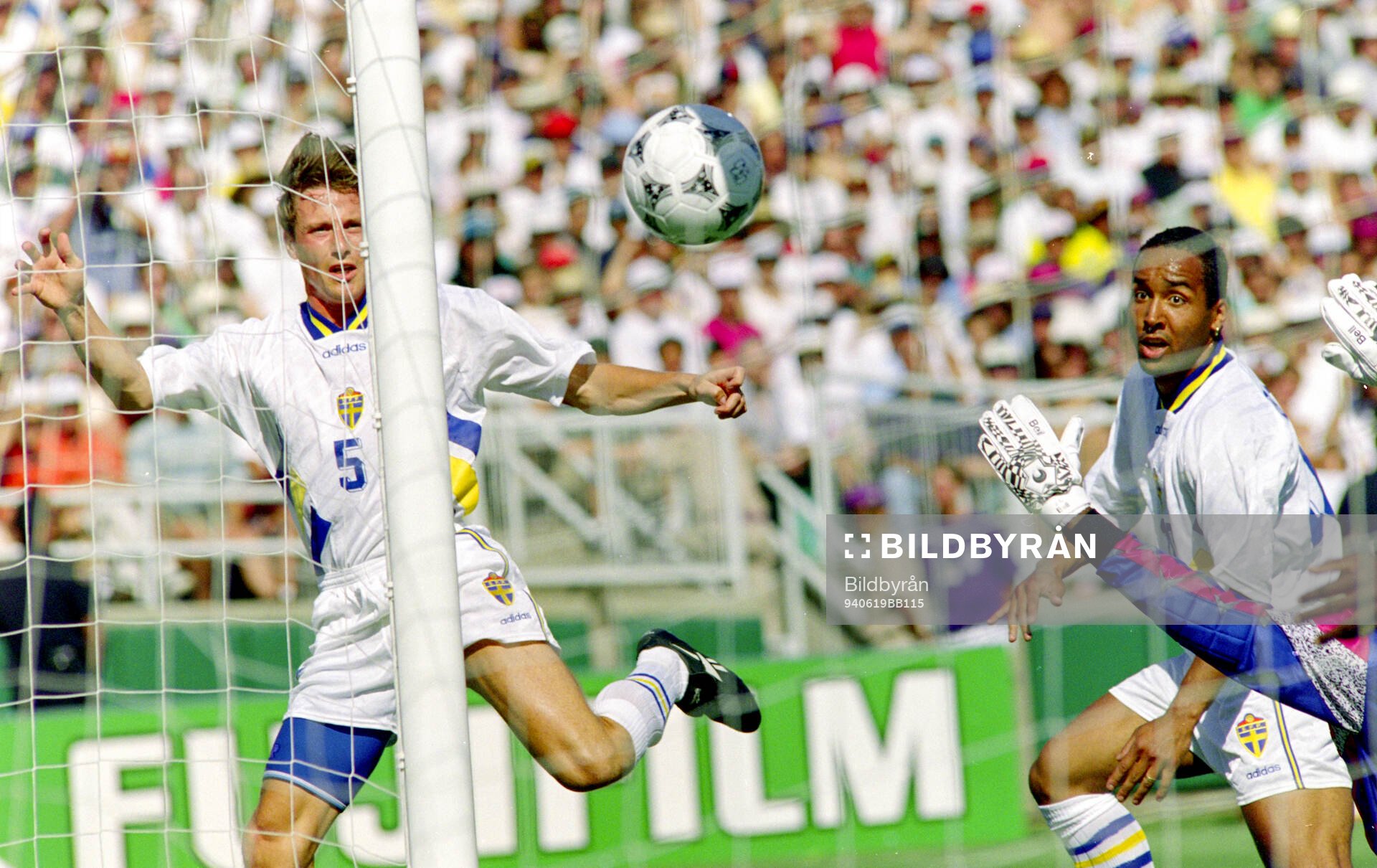Football, FIFA World Cup 1994 (USA), Group B, Cameroon -