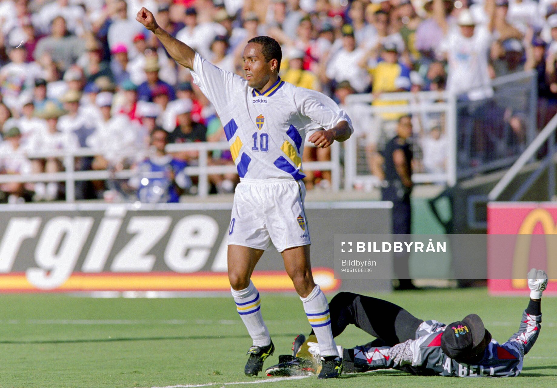 Football, FIFA World Cup 1994 (USA), Group B, Cameroon -