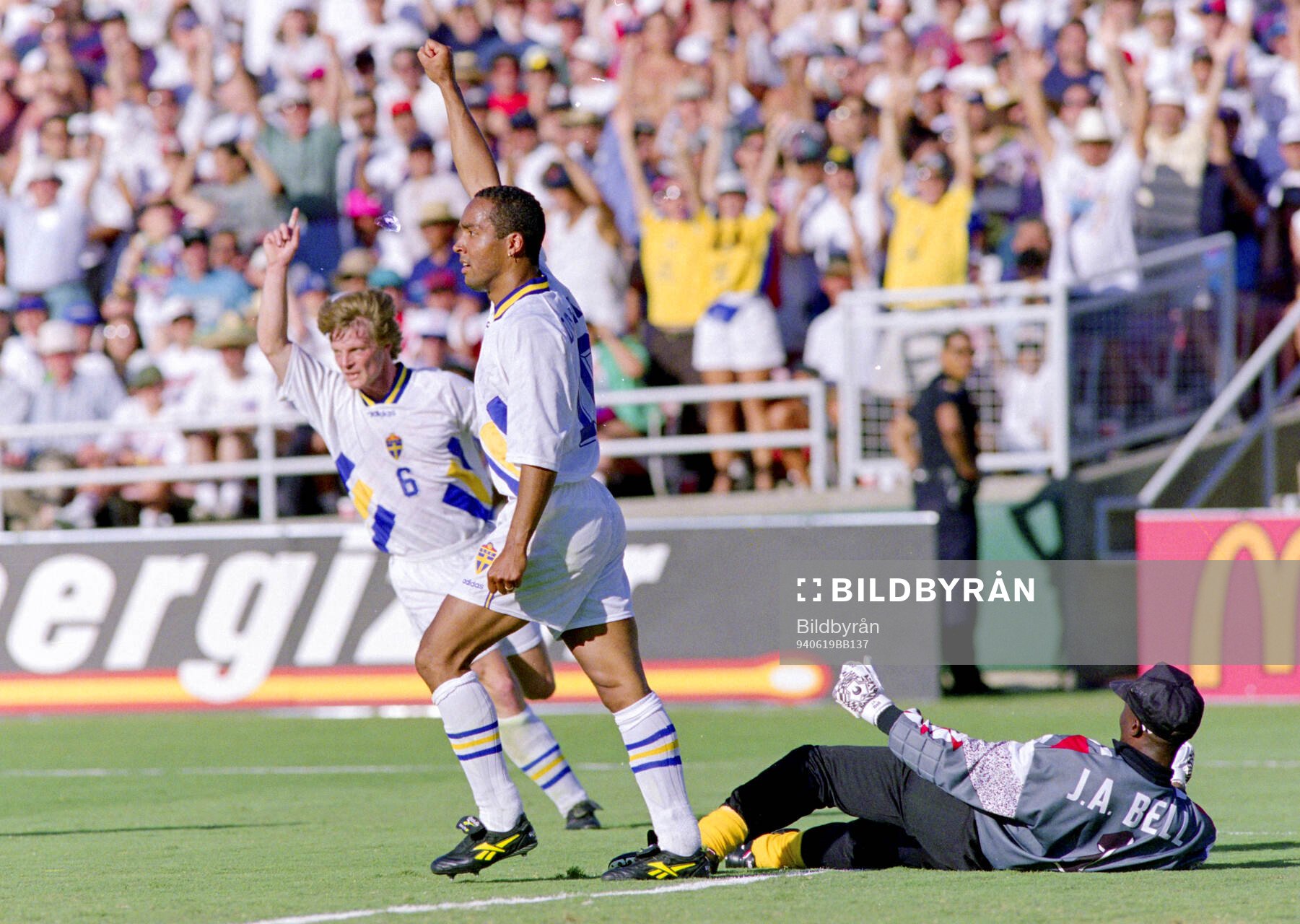 Football, FIFA World Cup 1994 (USA), Group B, Cameroon -