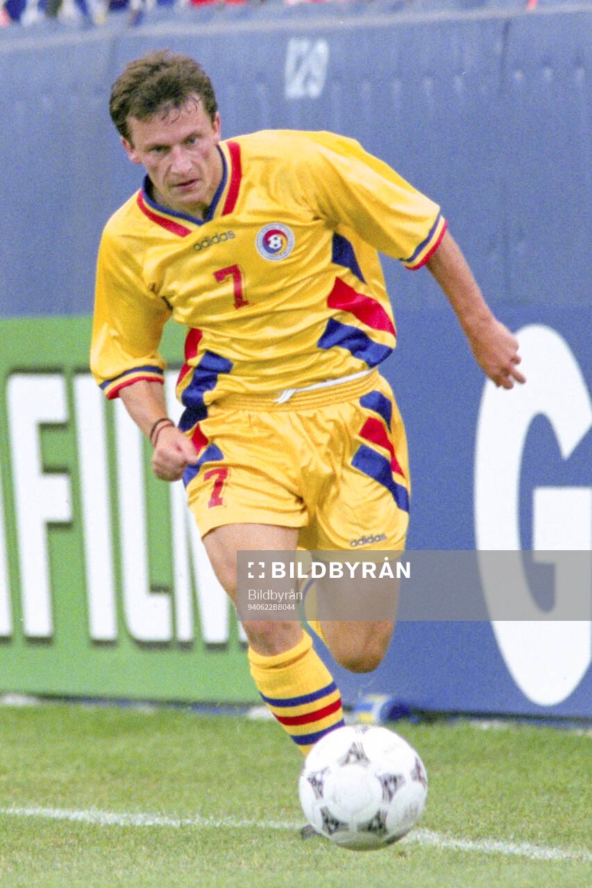 Football, FIFA World Cup 1994 (USA), Group A, Romania -