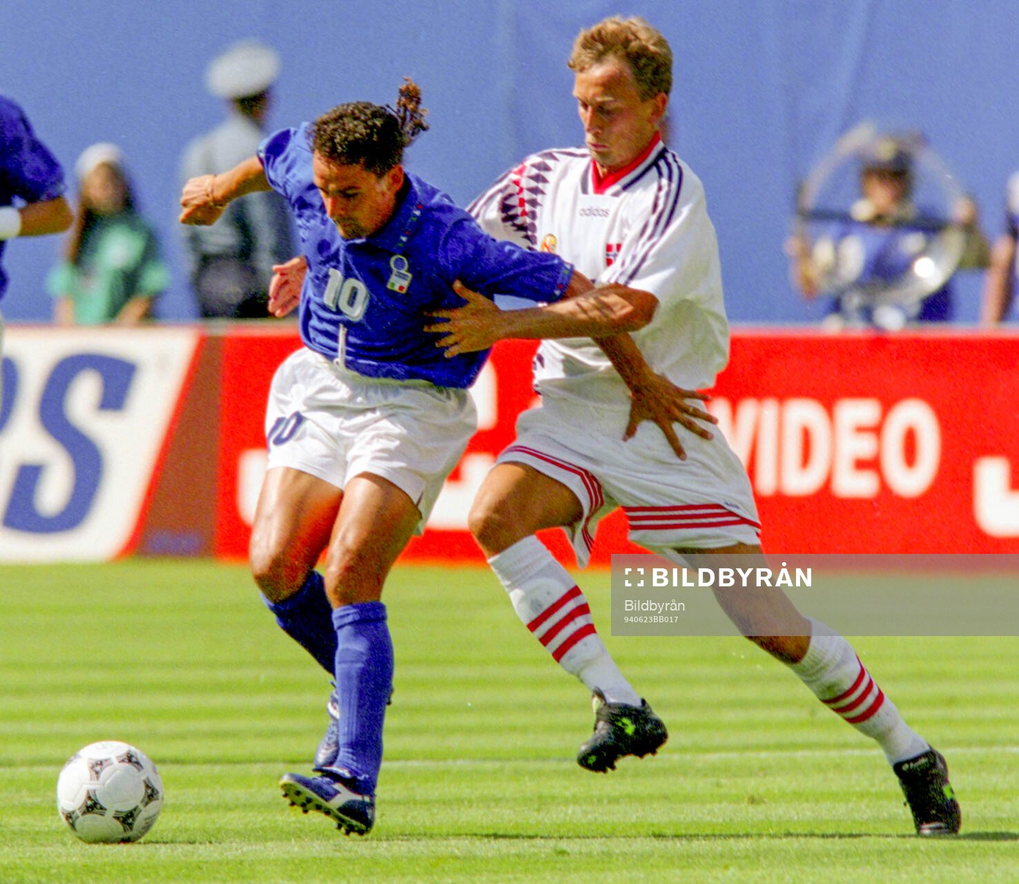 Football, FIFA World Cup 1994 (USA), Group E, Italy -