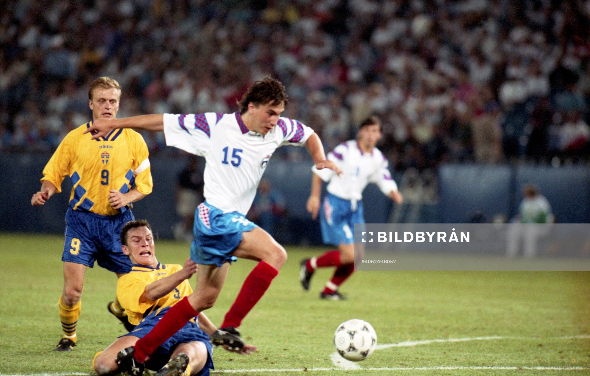 Jonas Thern, Patrik Andersson, Sverige tacklar Dmitri
