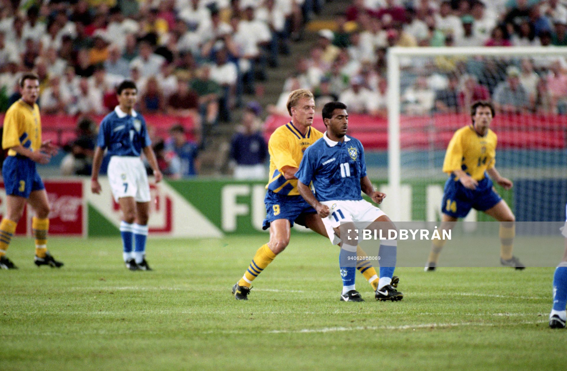 Jonas Thern, Sverige och Romario, Brasilien