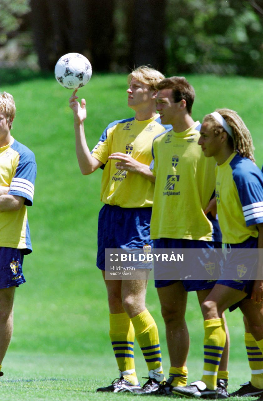 Fotboll, VM94, Sverige, förhands: Kennet Andersson, Patrik Andersson och Henrik Larsson under en träning.