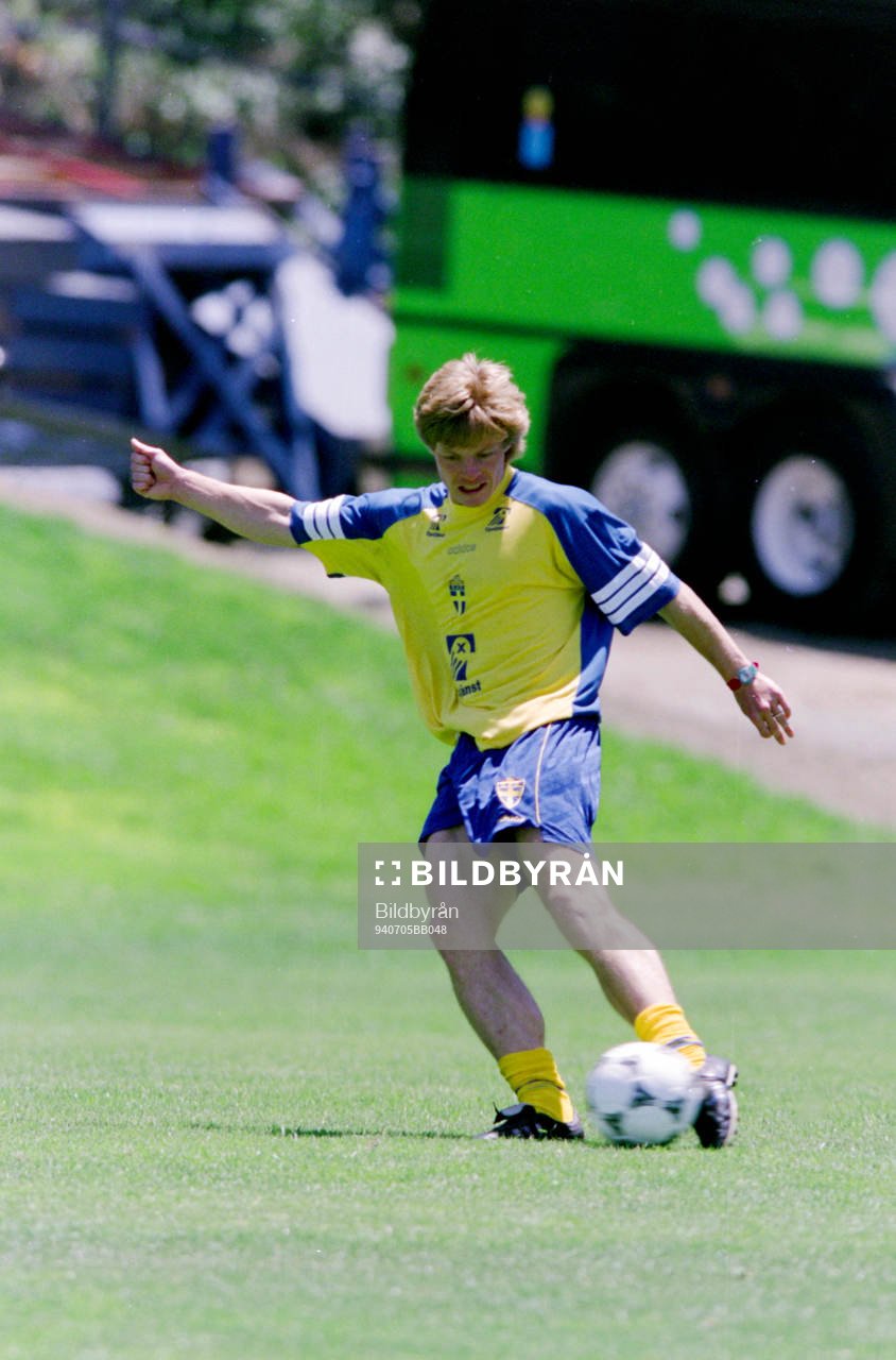 Fotboll, VM94, Sverige, förhands: Stefan Schwarz under en träning.