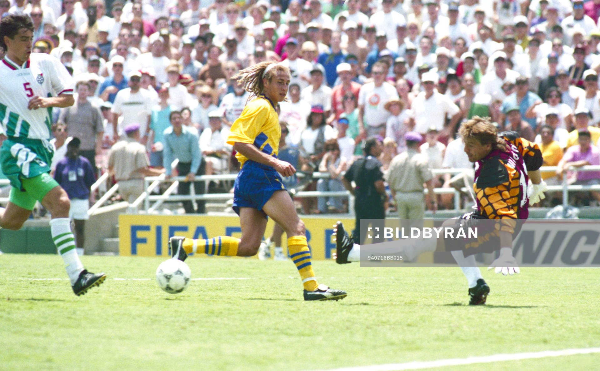 Henrik Larsson, Sverige, Mihaylov, målvakt, Bulgarien