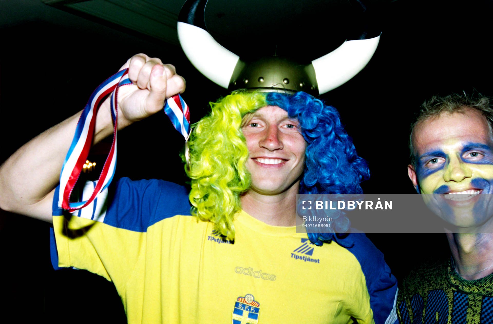 Kennet Andersson, Sverige jublar med sin medalj