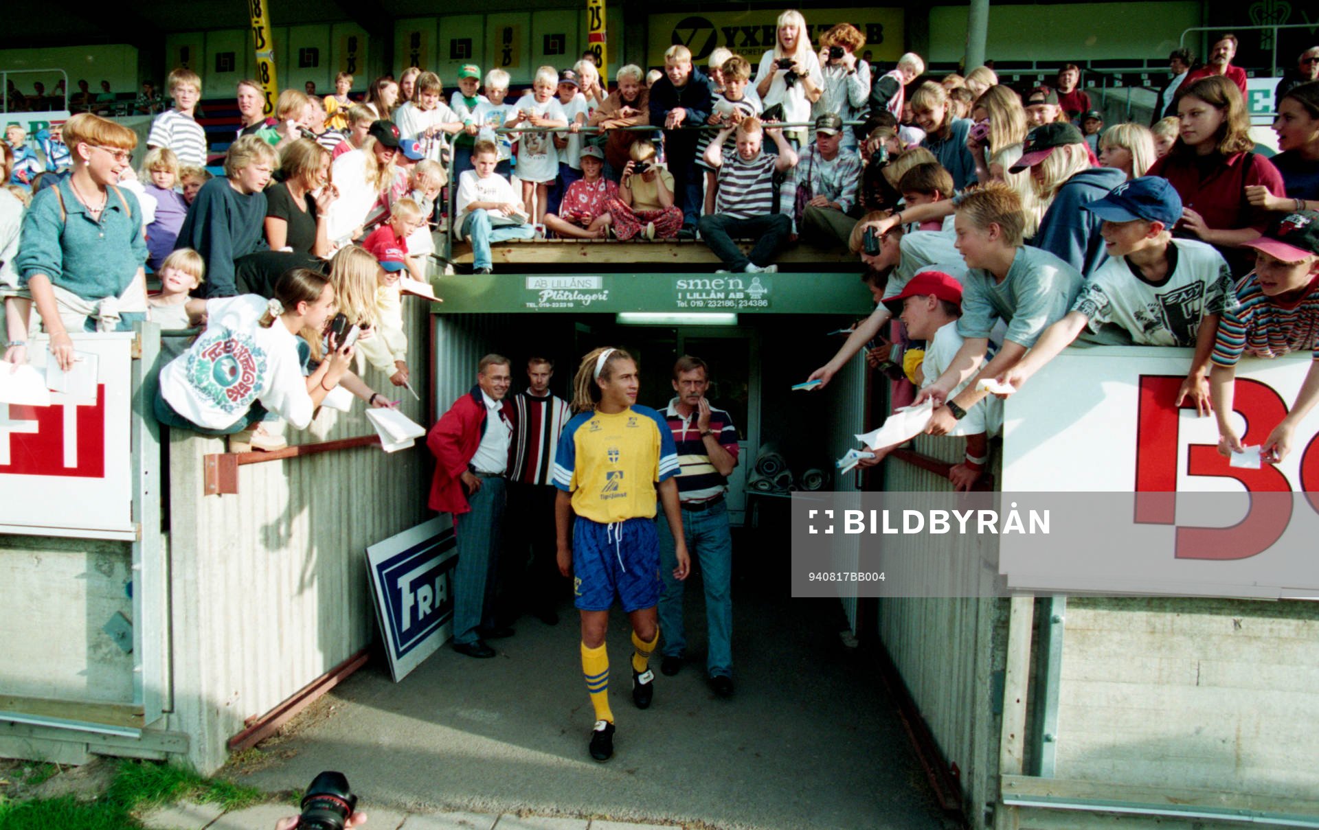 Henrik Larsson på väg till träningen