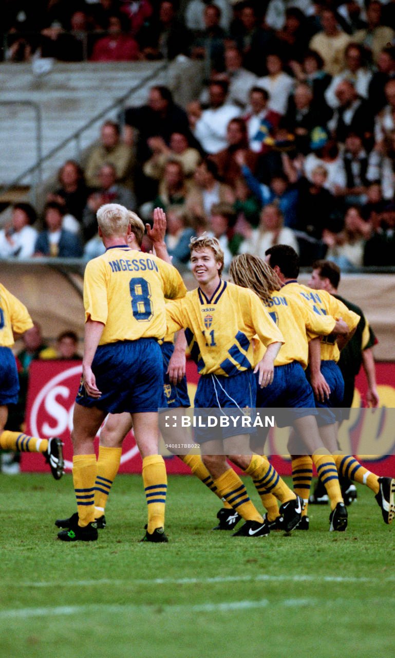 Klas Ingesson  och Tomas Brolin, jublar