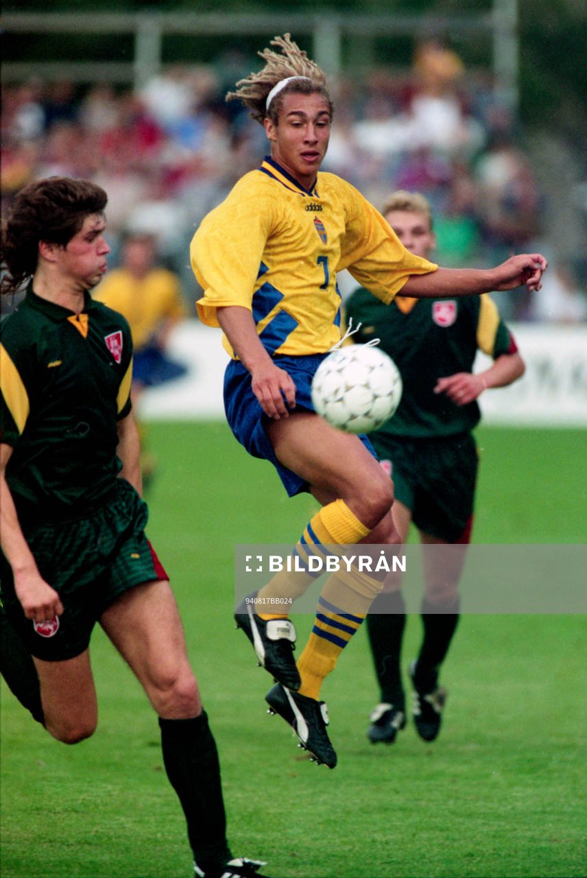 Henrik Larsson, Sverige tar emor bollen