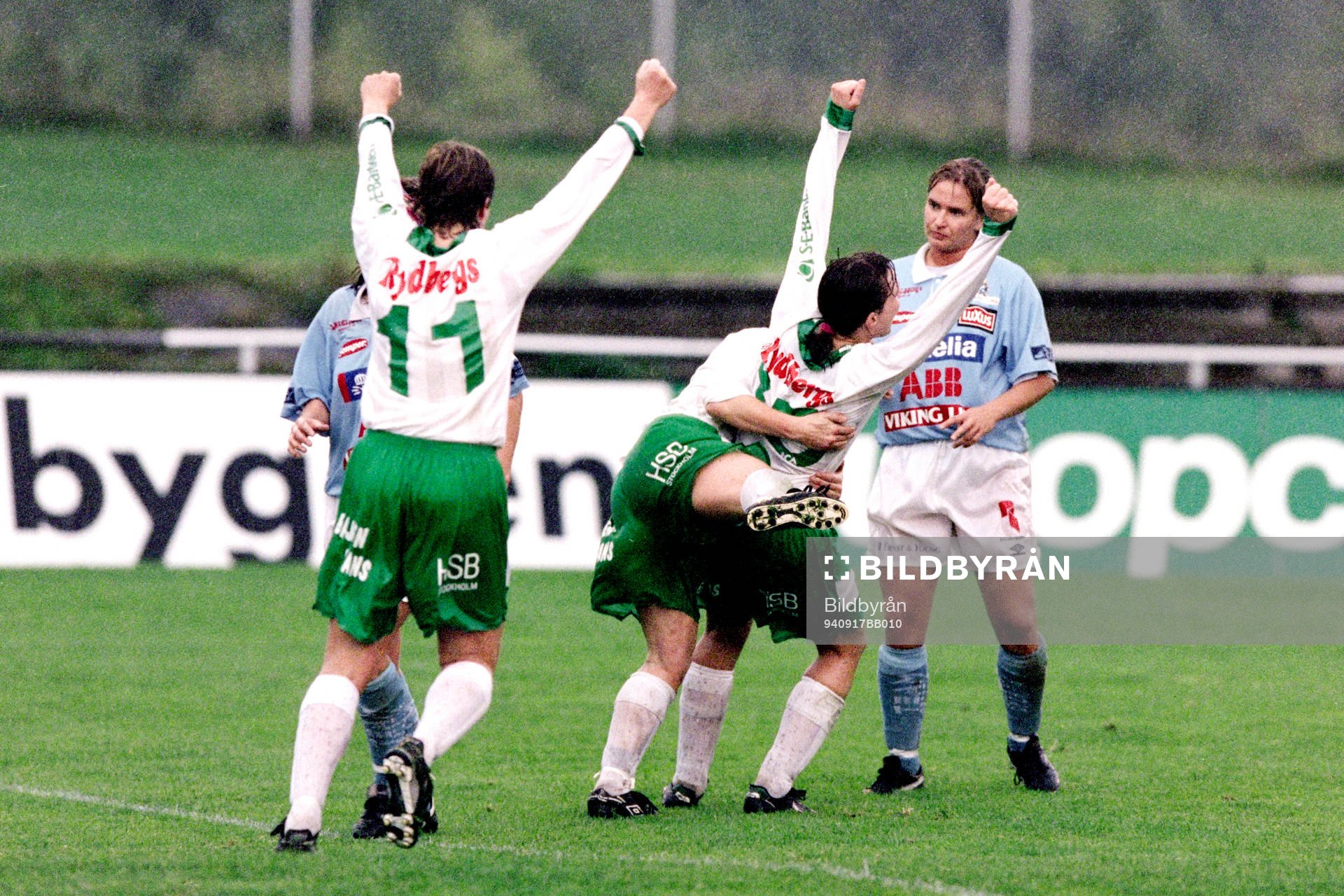 Fotboll, damer, Svenska Cupen, final, Hammarby - Gideonsberg, 2-1: Hammarby jublar efter kvitteringen till 1-1.