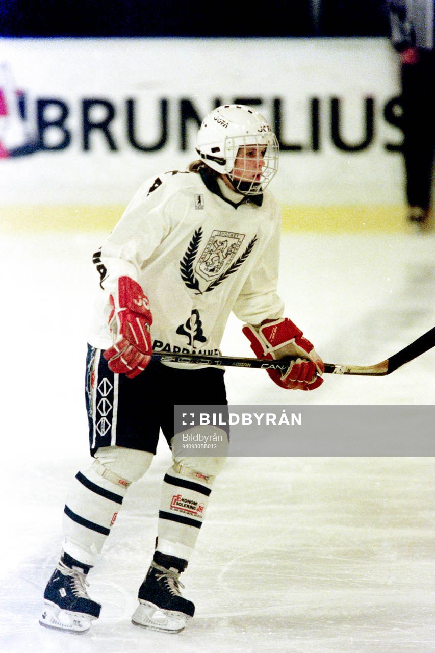Erika Holst, Halland