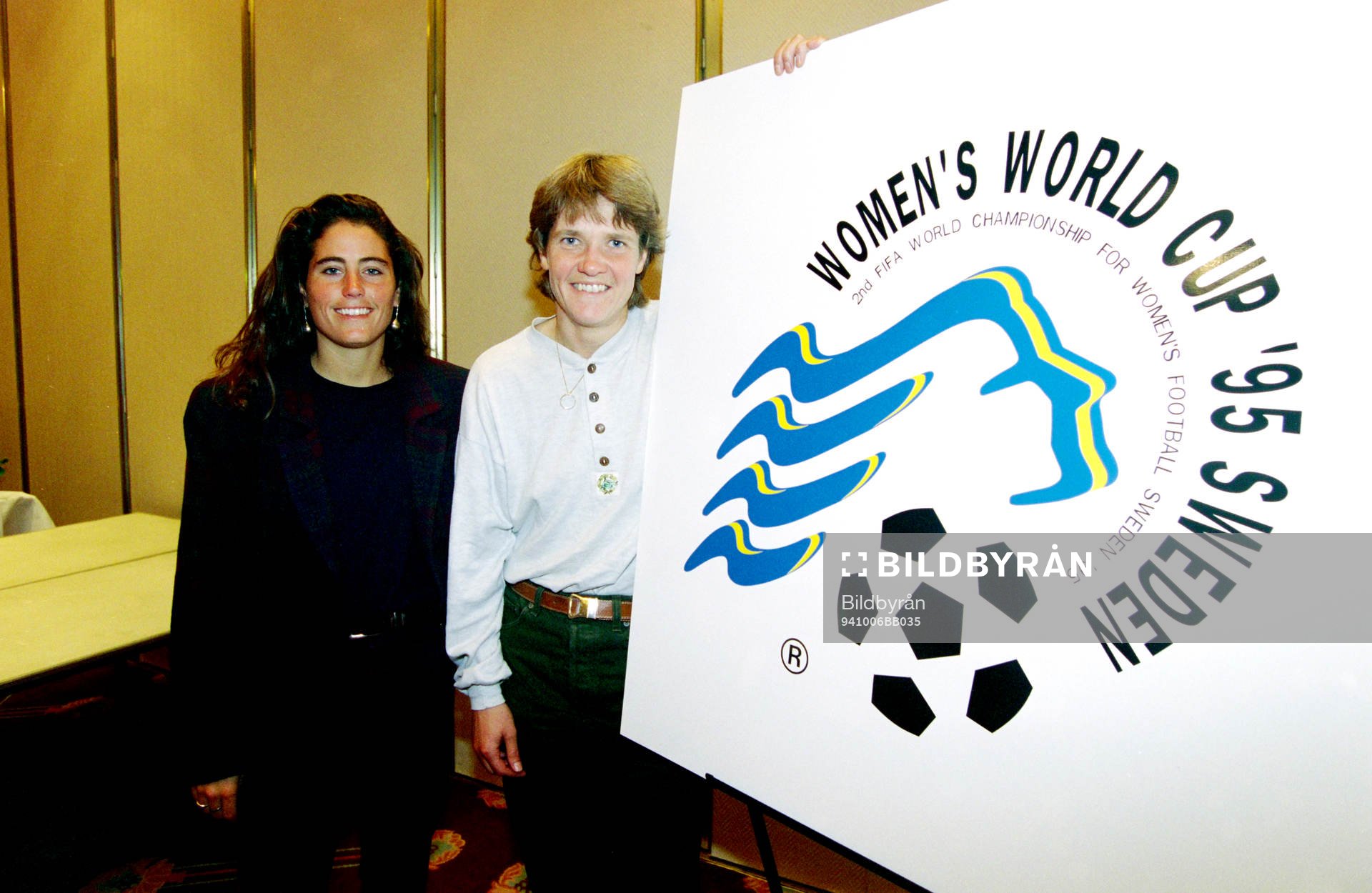 Fotboll, Damer, Presskonferens inför VM 1995: Julie Foudy, USA och Pia Sundhage, Sverige.