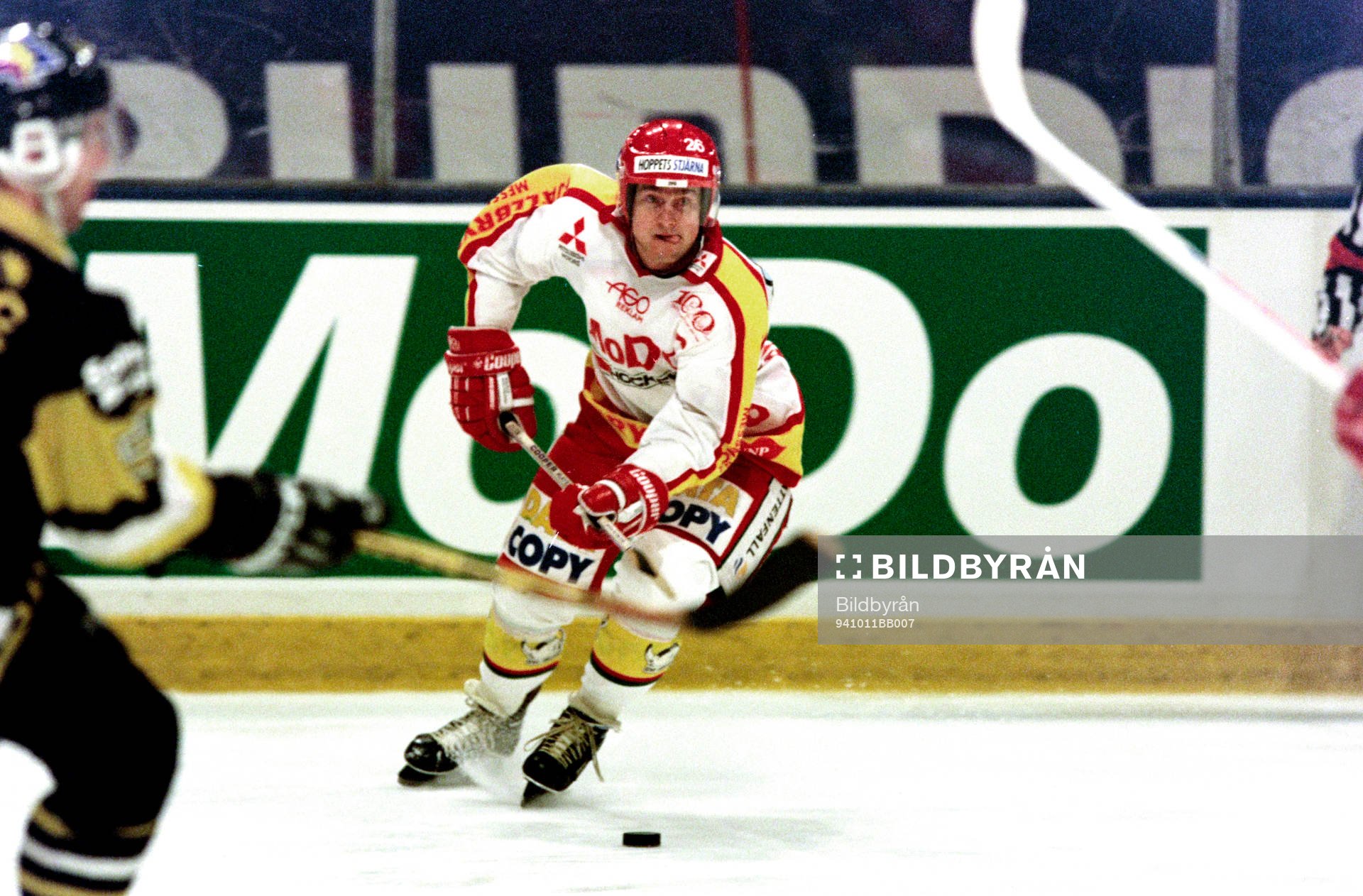 Lars Byström, Modo