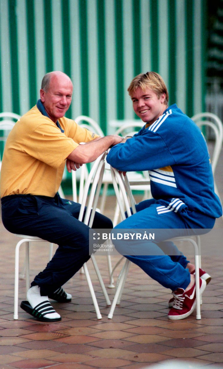 Tommy Svensson, förbundskapten och Tomas Brolin poserar