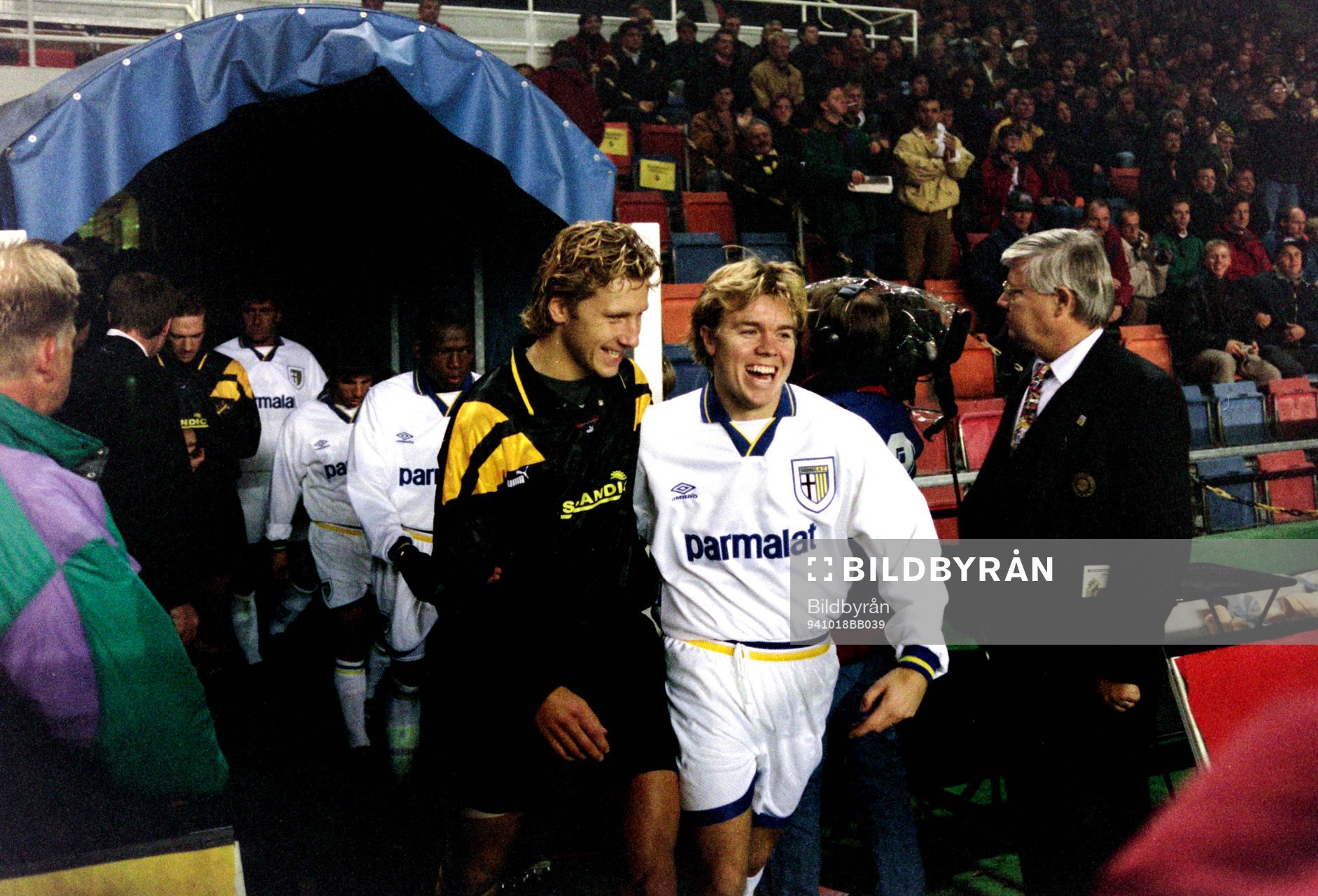 Fotboll, Uefaacupen, AIK - Parma, 0-1: Jesper Jansson, AIK och Tomas Brolin, Parma. 