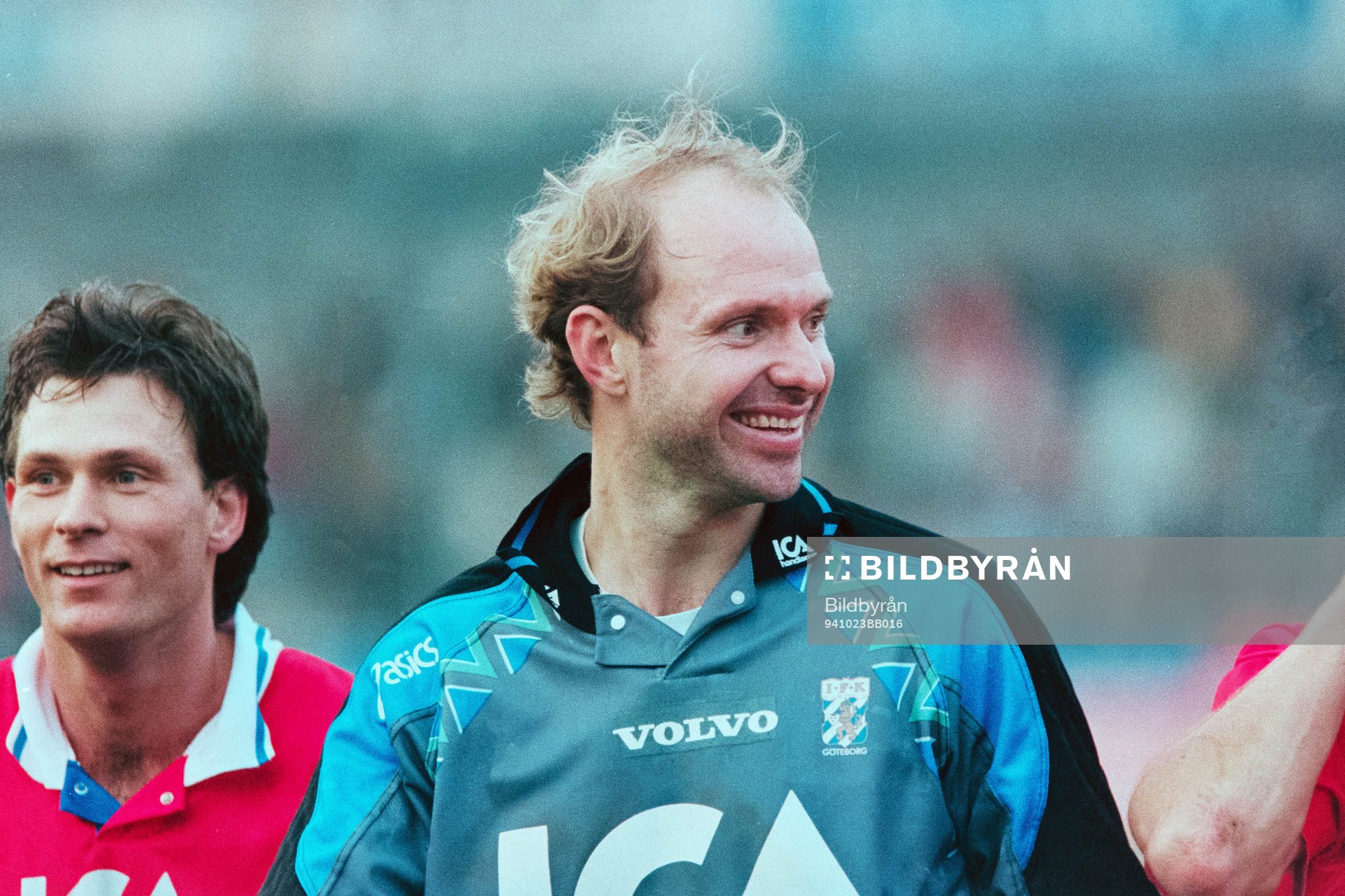 Pontus Kåmark och Thomas Ravelli, målvakt i Göteborg