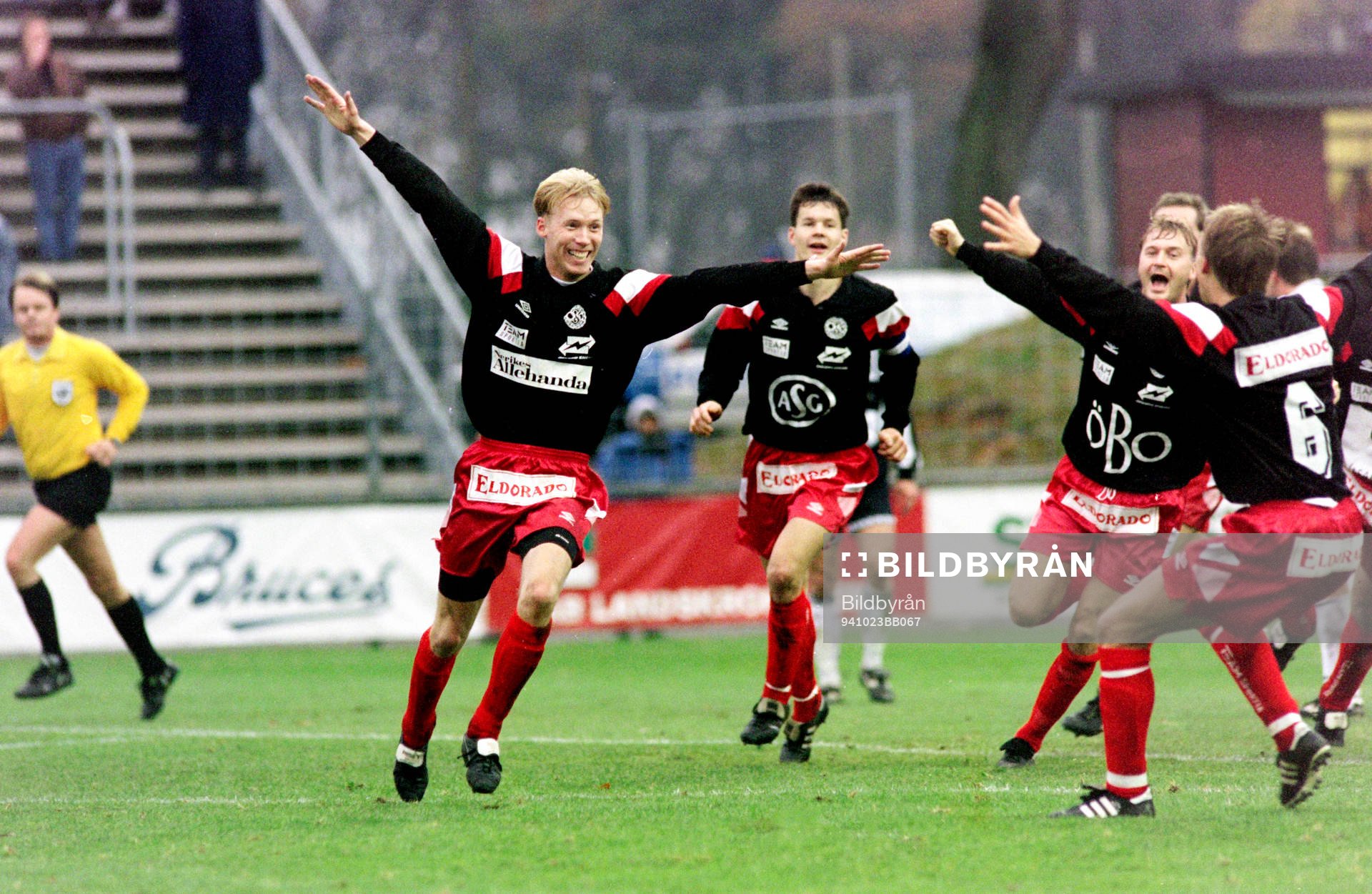 Fotboll, Allsvenskan, Landskrona - Örebro, 0-3: Magnus Sköldmark, Degerfors jublar efter 0-2.