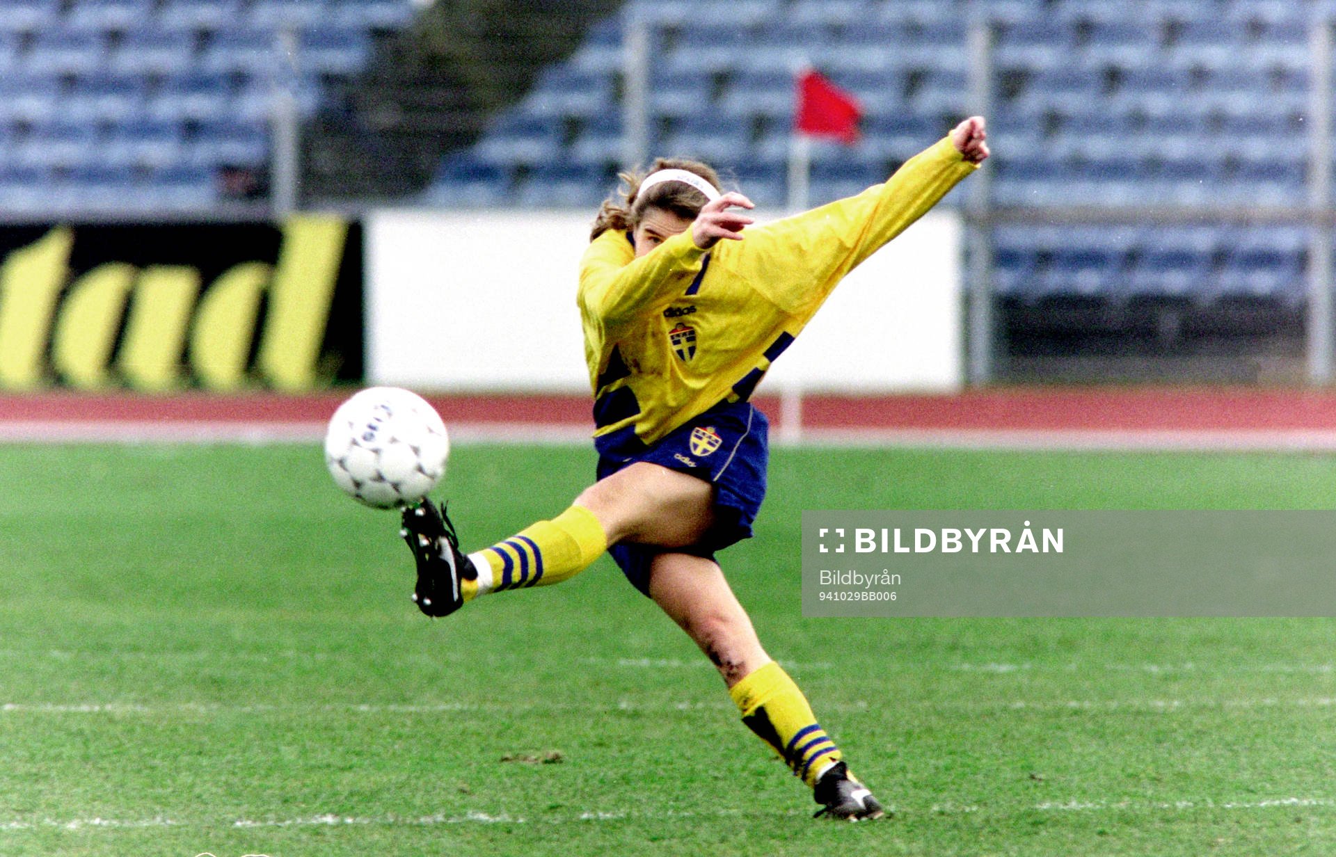 Eva Zeikfalvy, Sverige