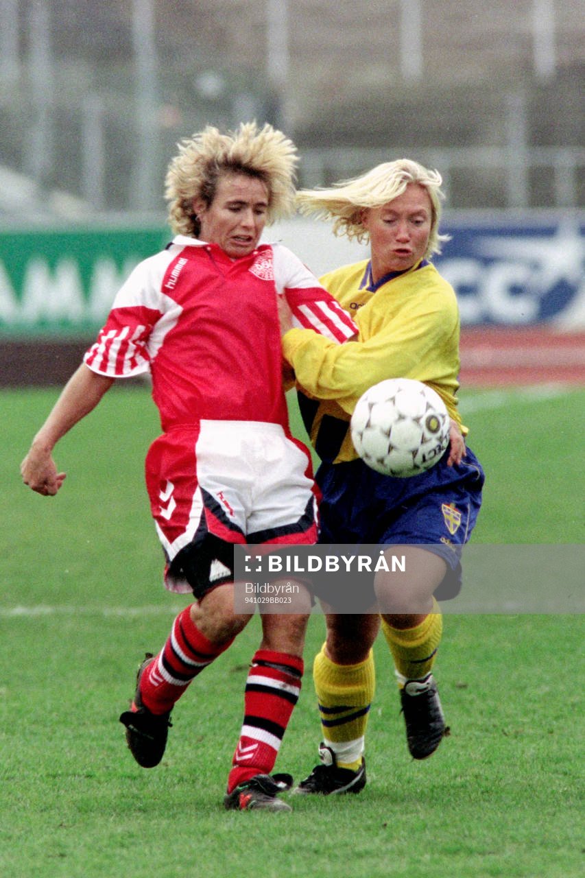 Sofia Johansson, Sverige i kamp om bollen