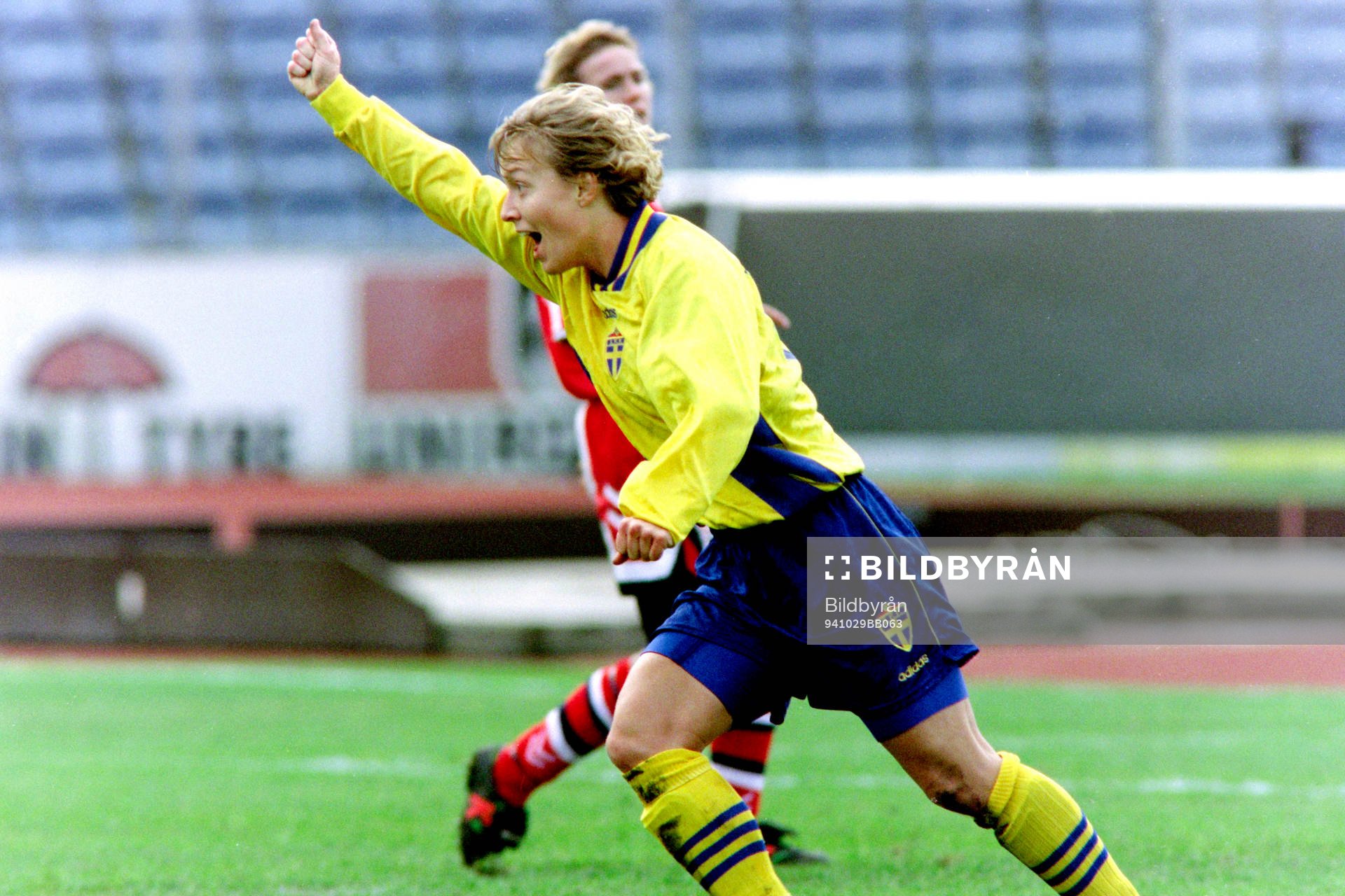 Fotboll, Damer, EM, Kvartsfinal, Sverige - Danmark, 3-0: Helen Johansson, Sverige jublar efter sitt mål.