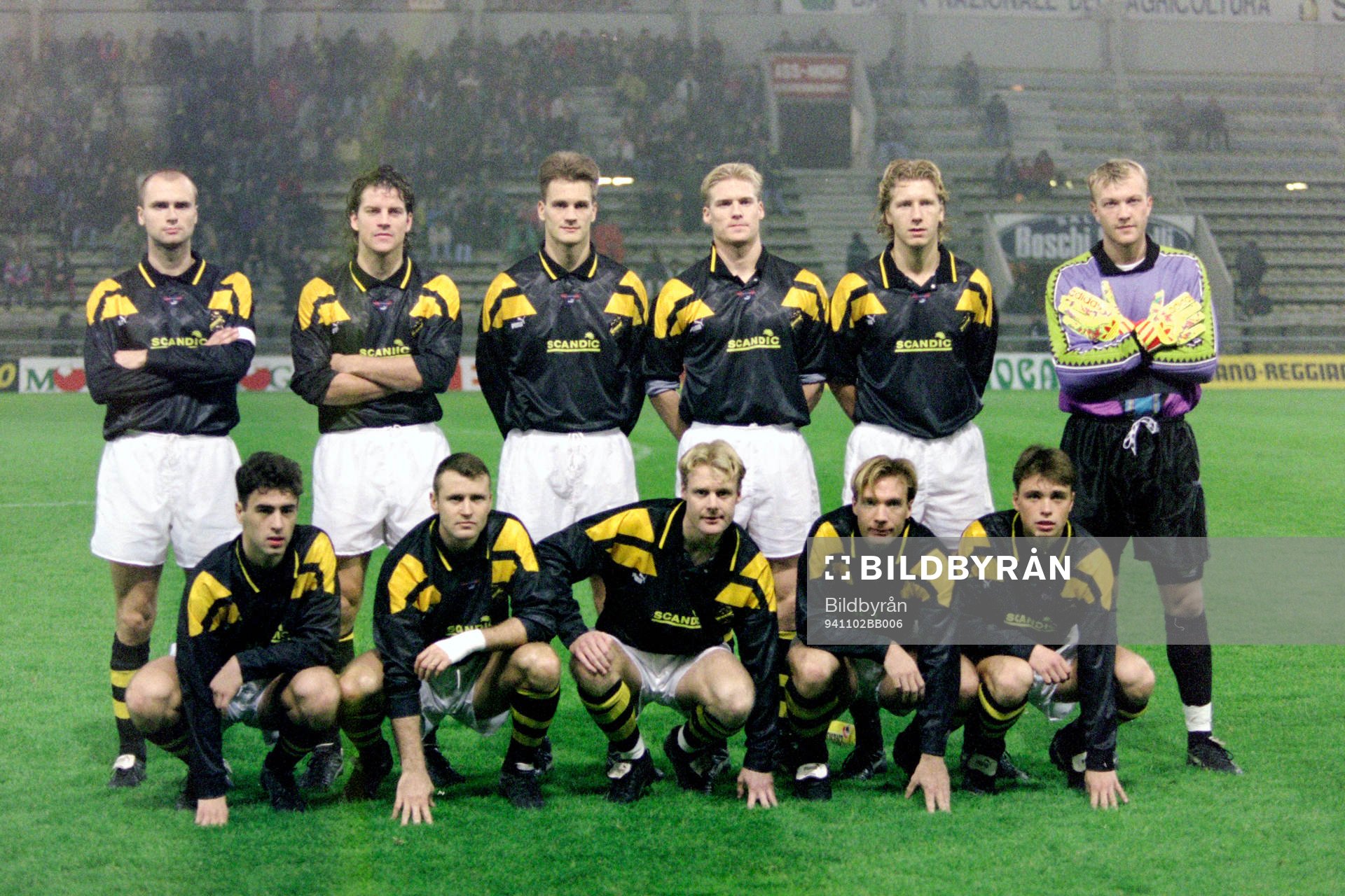 Fotboll, Uefacupen, Parma - AIK, 2-0: Startelvan i AIK med bl.a Magnus Hedman, målvakt, Jesper Jansson, Johan Mjällby, Gary Sundgren, Dick Lidman och Kim Bergstrand i laget.